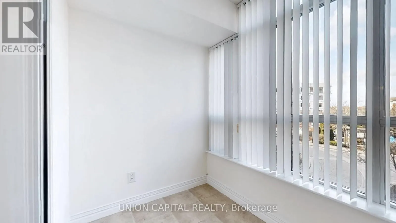 219 - 90 SCOTTFIELD DRIVE
