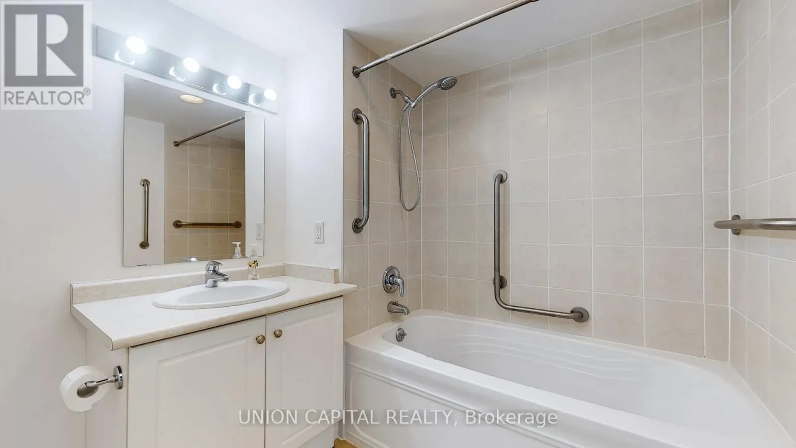 219 - 90 SCOTTFIELD DRIVE