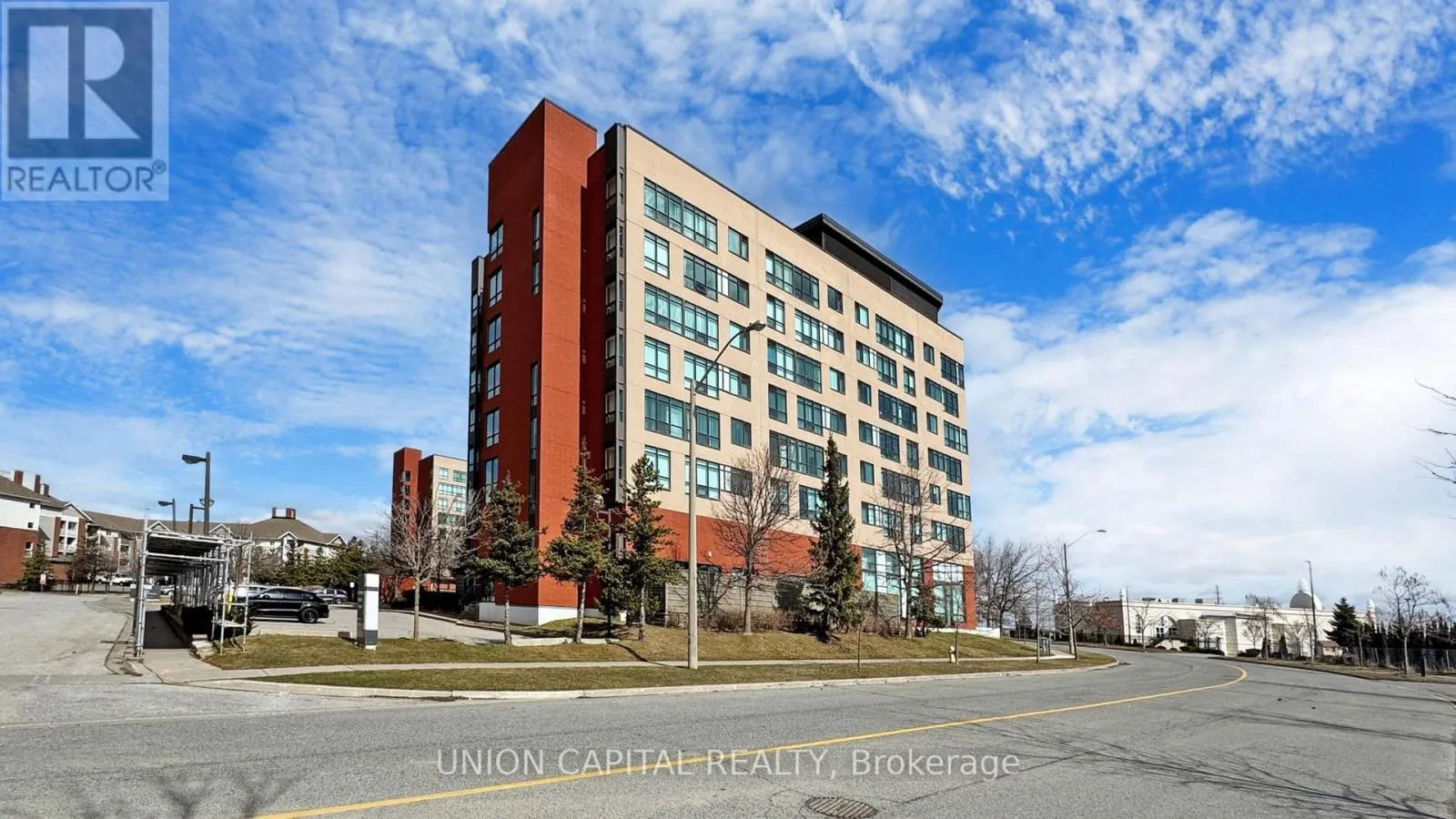 219 - 90 SCOTTFIELD DRIVE