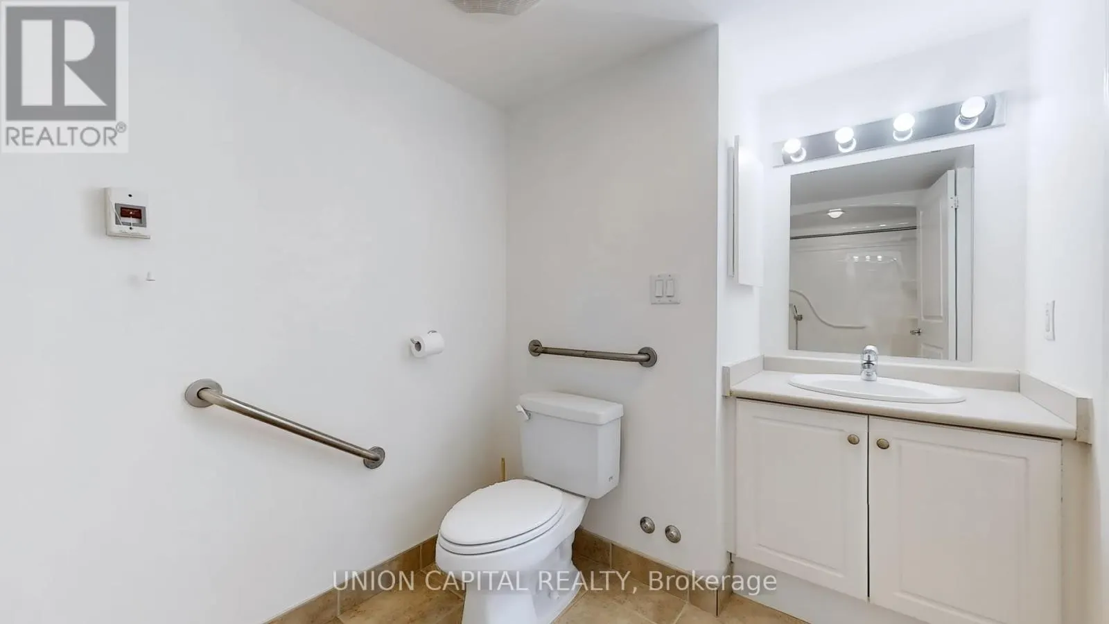 219 - 90 SCOTTFIELD DRIVE