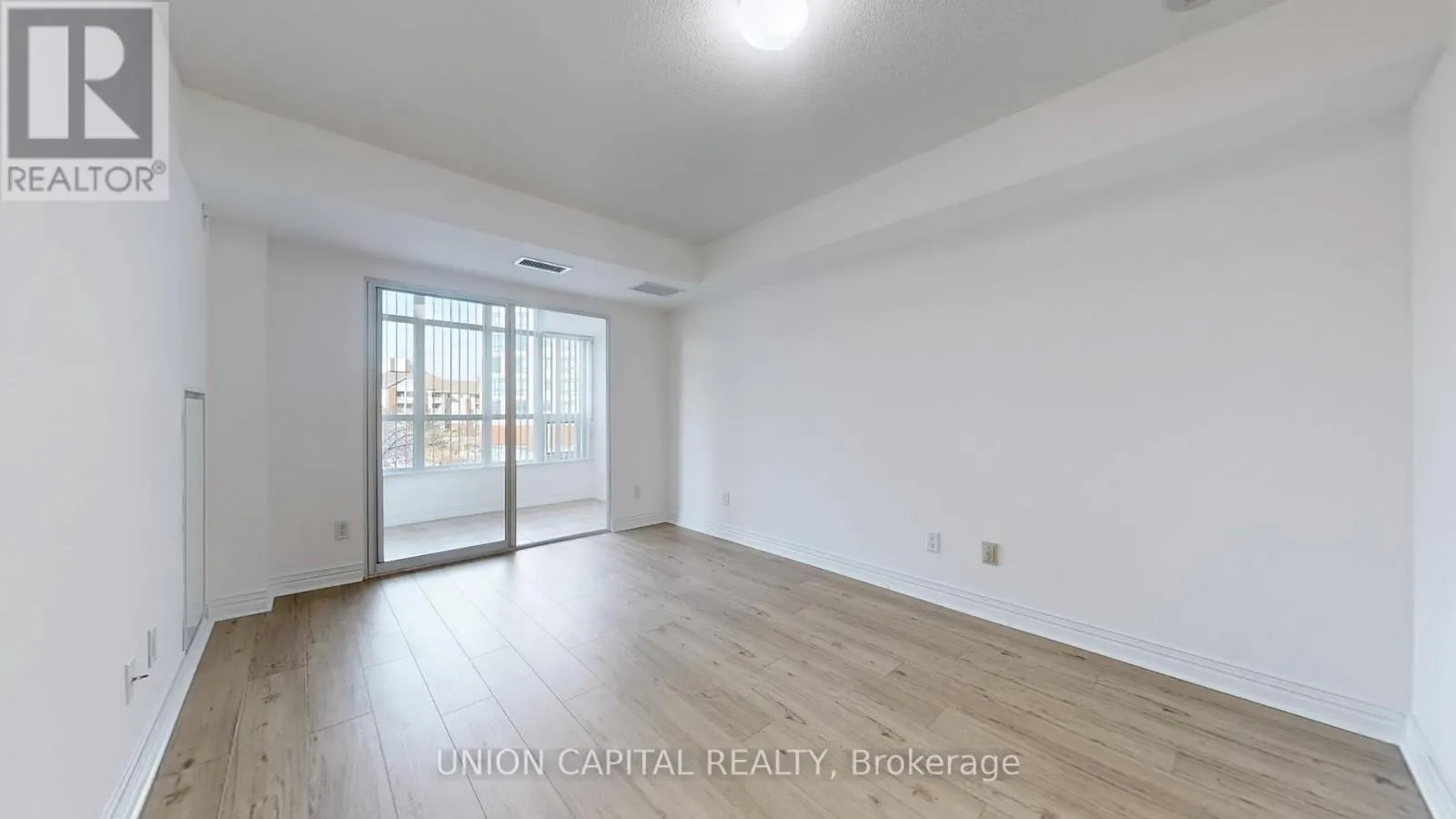 219 - 90 SCOTTFIELD DRIVE