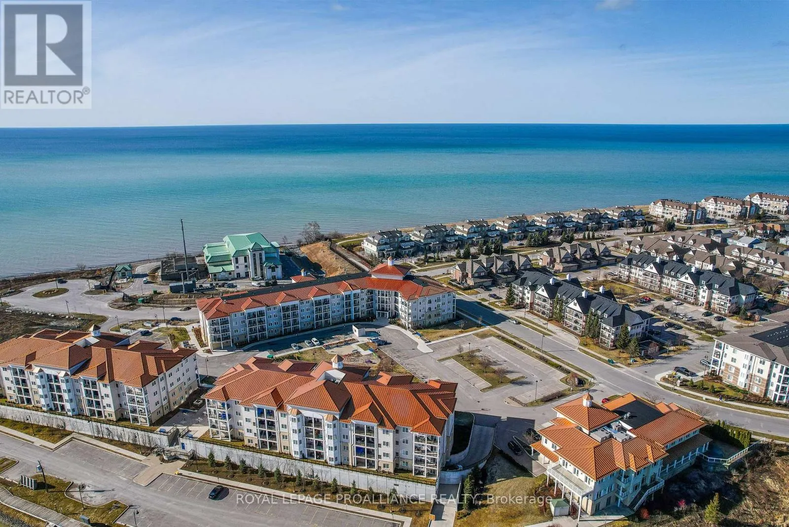 221 - 50 LAKEBREEZE DRIVE, #221