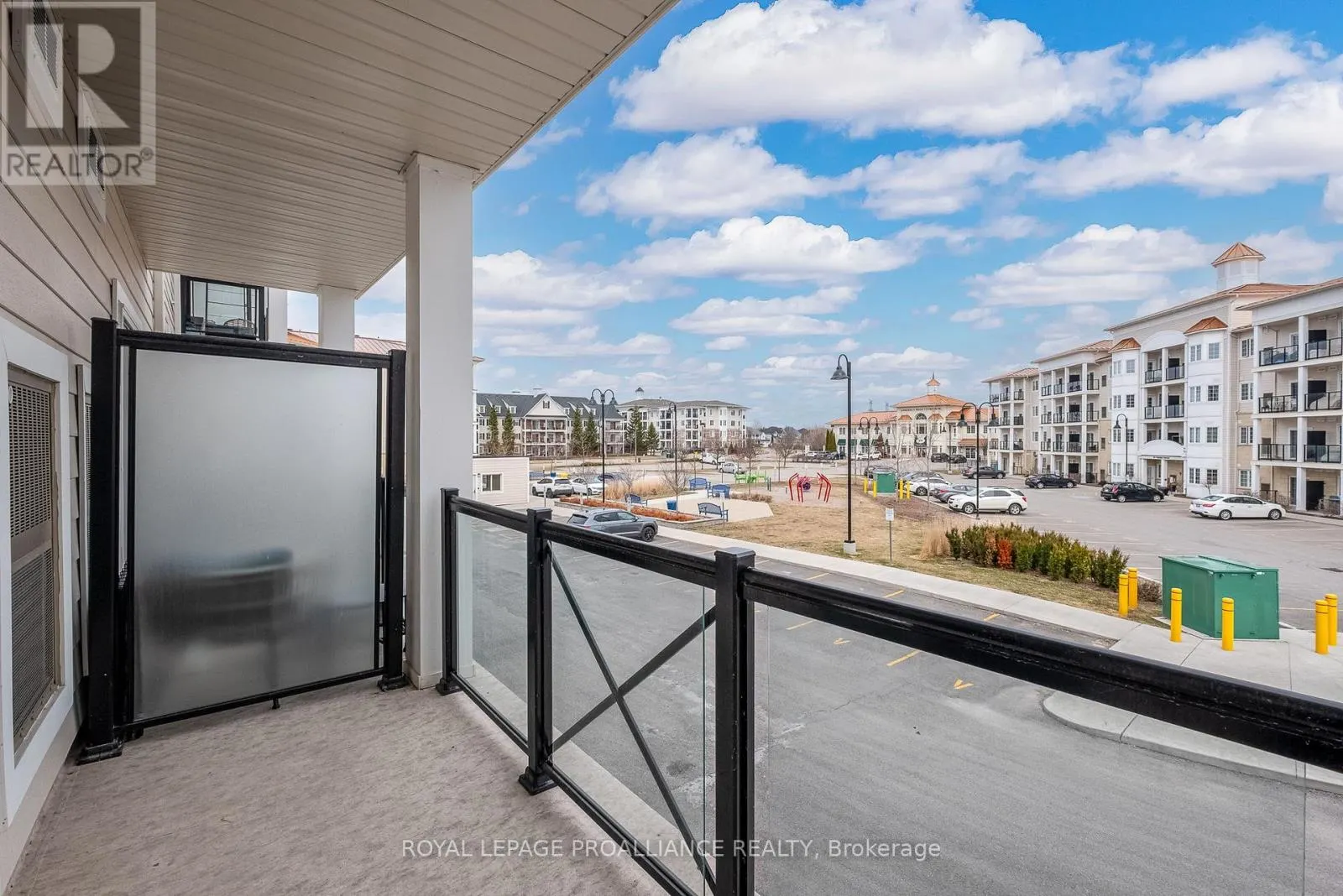 221 - 50 LAKEBREEZE DRIVE, #221