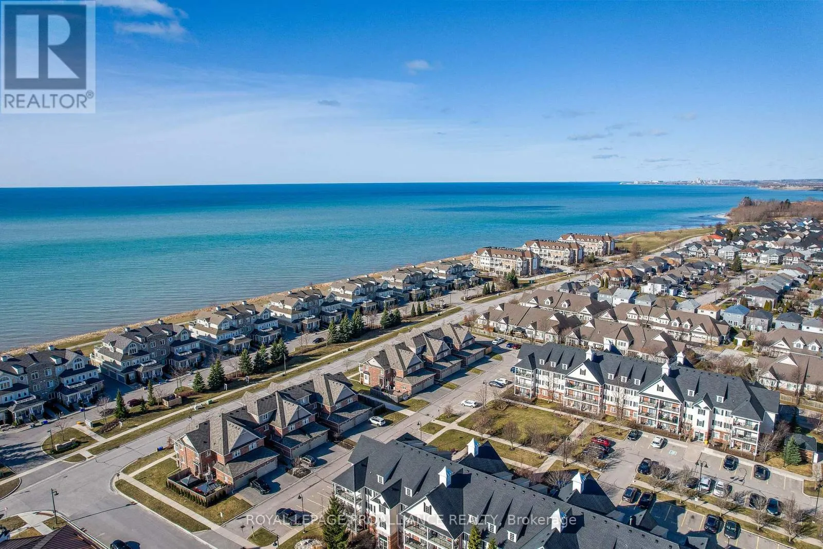221 - 50 LAKEBREEZE DRIVE, #221