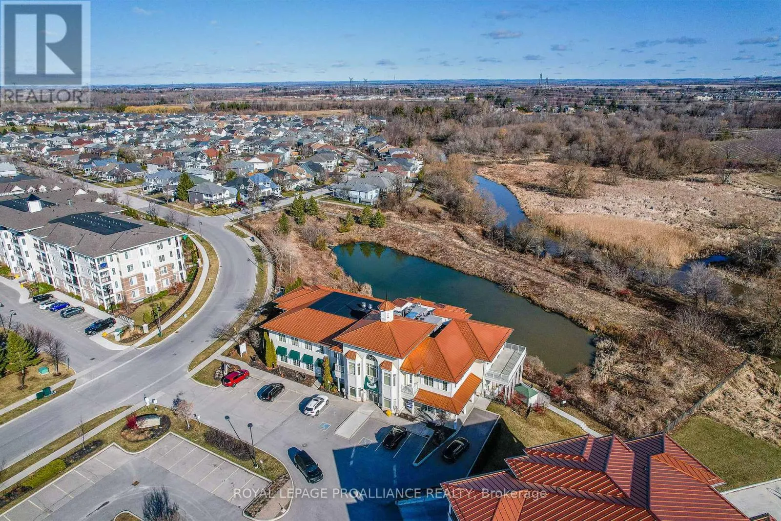 221 - 50 LAKEBREEZE DRIVE, #221