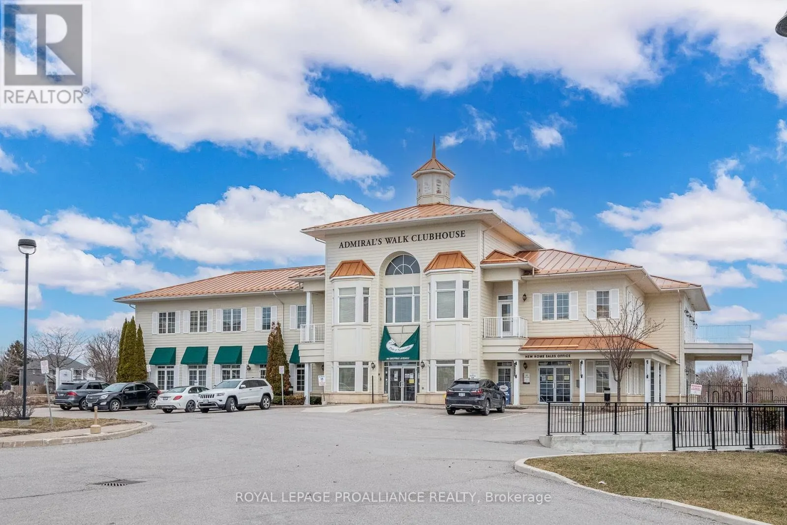 221 - 50 LAKEBREEZE DRIVE, #221