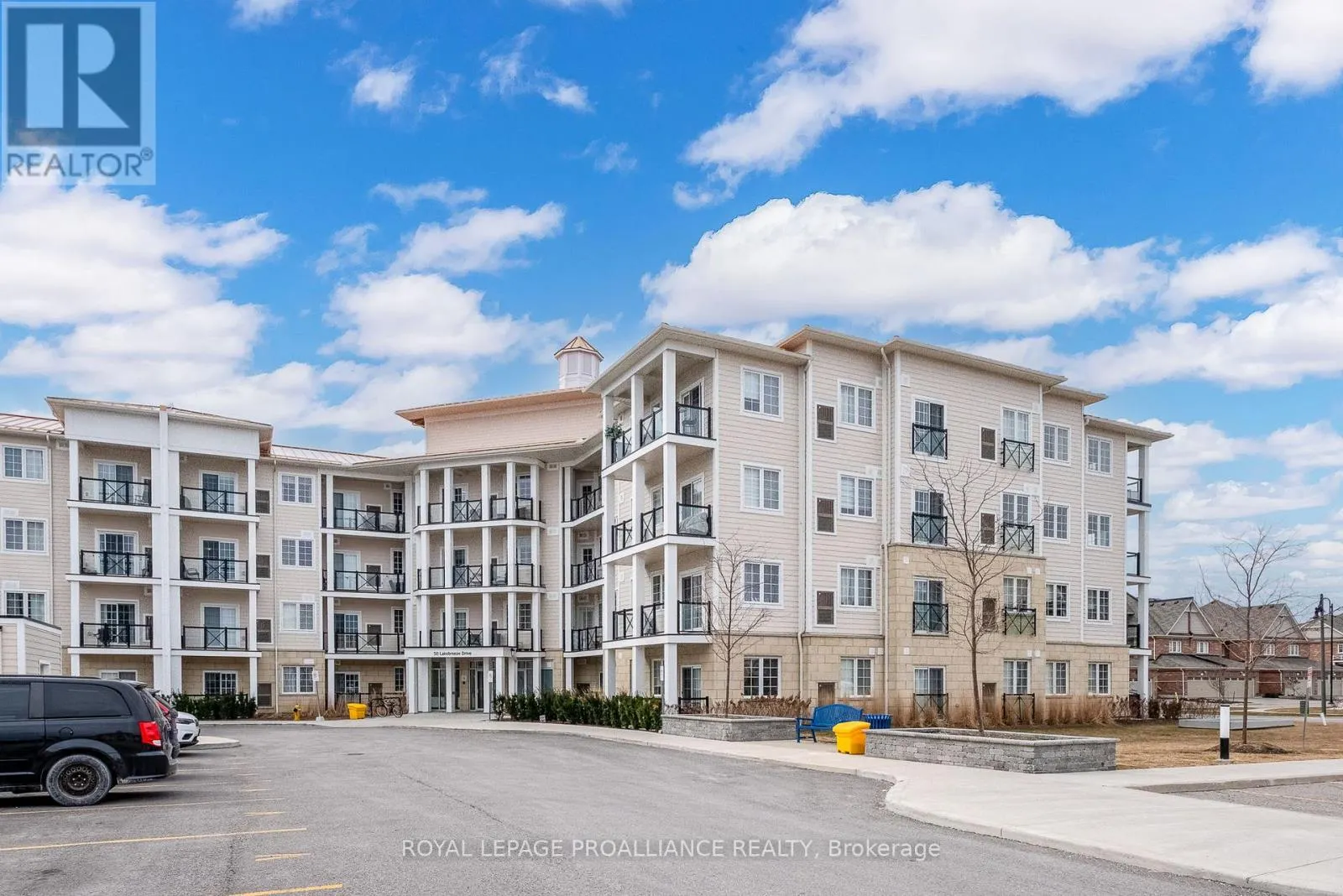 221 - 50 LAKEBREEZE DRIVE, #221