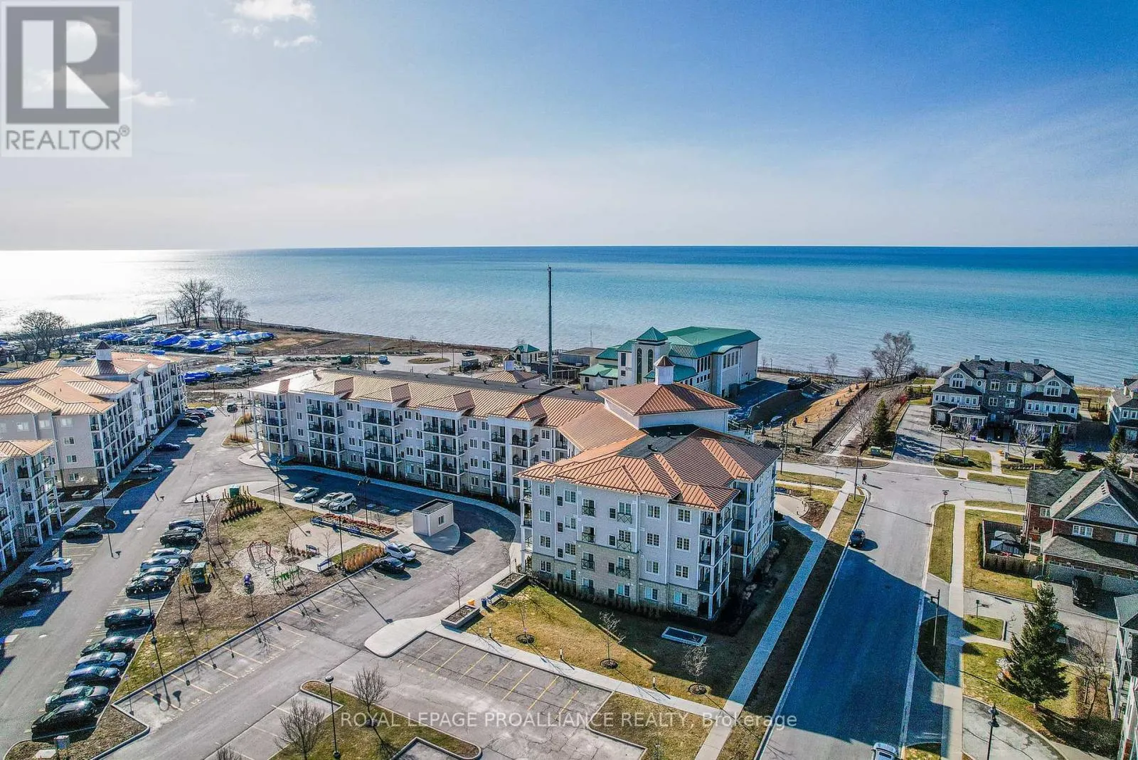 221 - 50 LAKEBREEZE DRIVE, #221