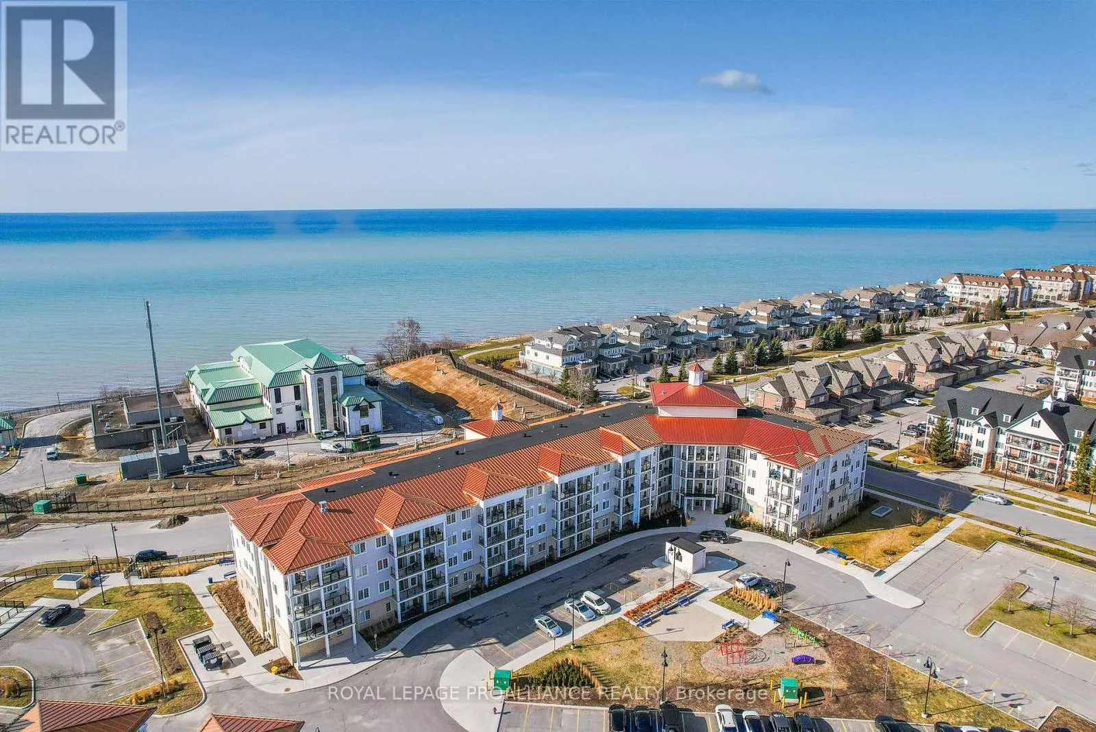 221 - 50 LAKEBREEZE DRIVE, #221