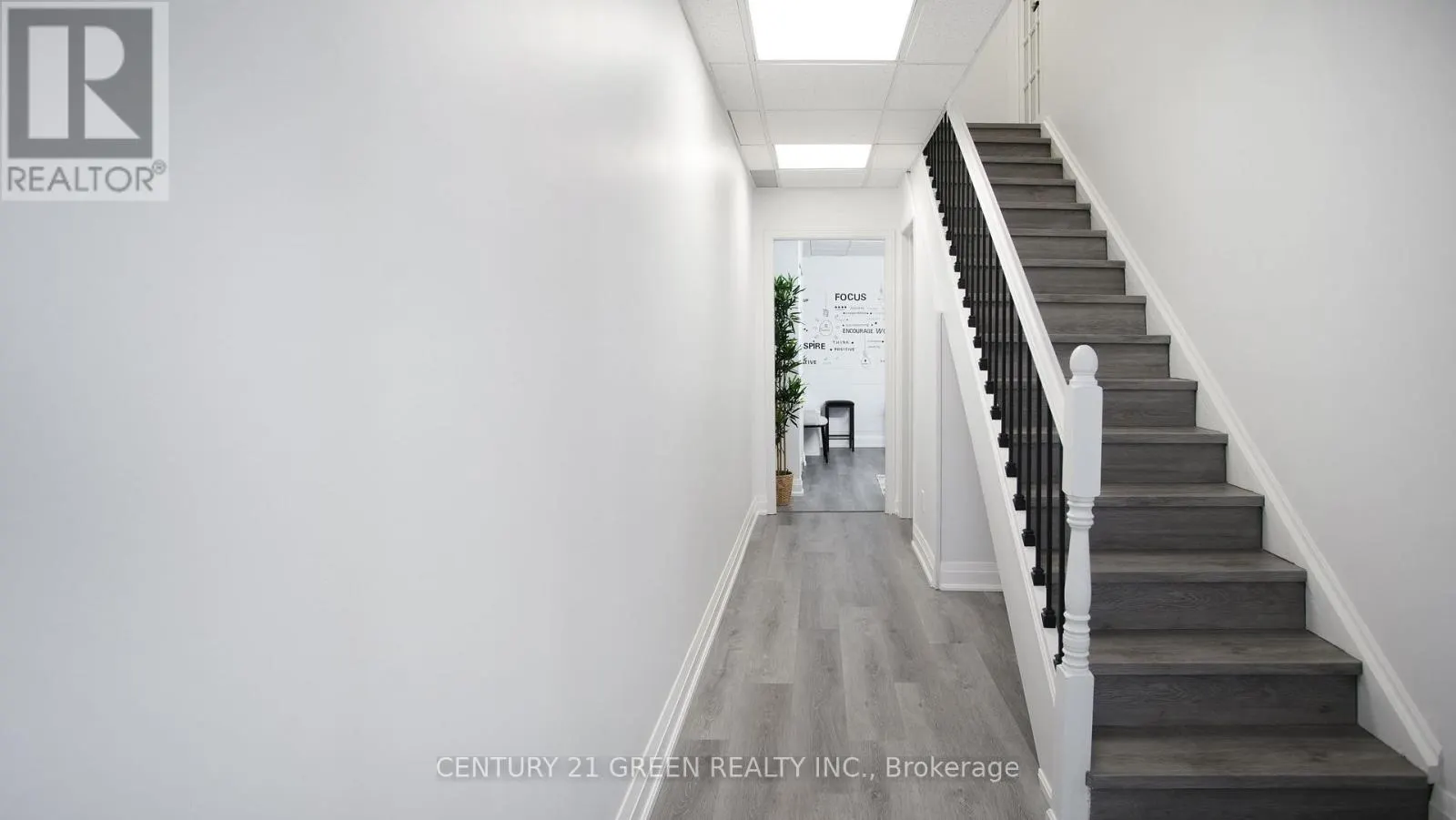 19 - 905 DILLINGHAM ROAD