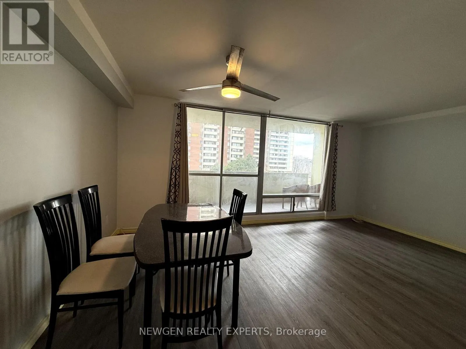 302 - 5 MASSEY SQUARE