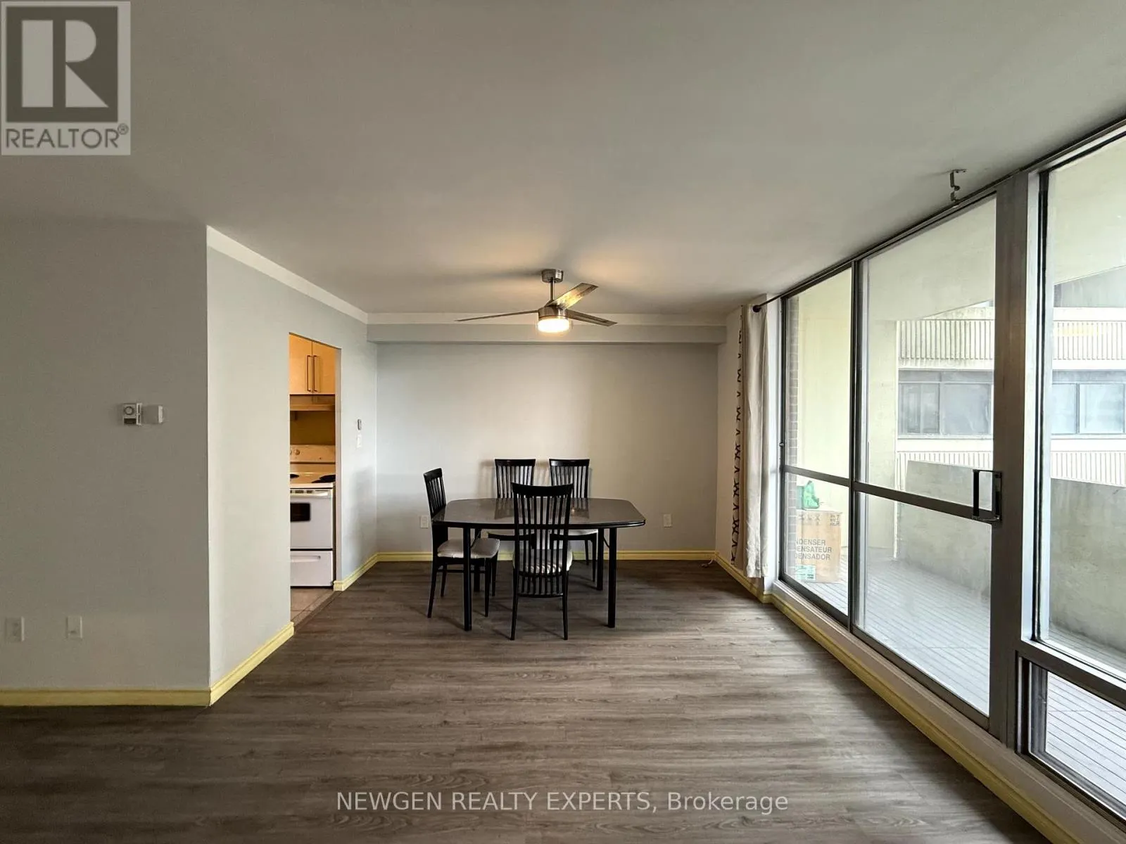 302 - 5 MASSEY SQUARE