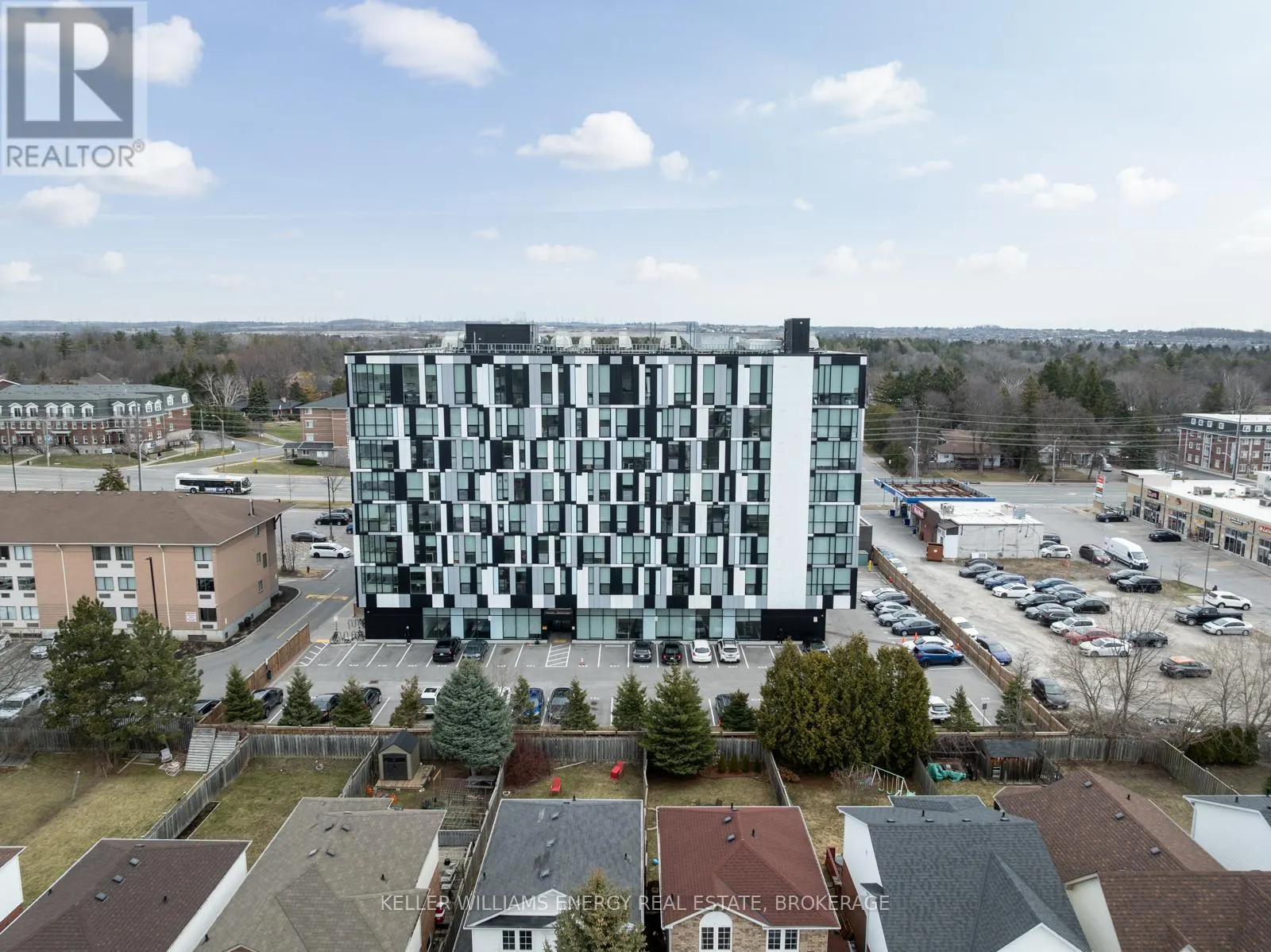 707 - 1900 SIMCOE STREET N, #707