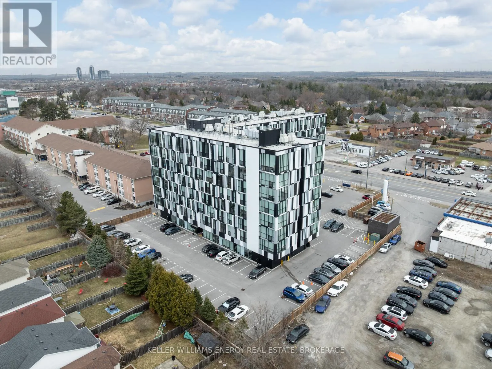 707 - 1900 SIMCOE STREET N, #707