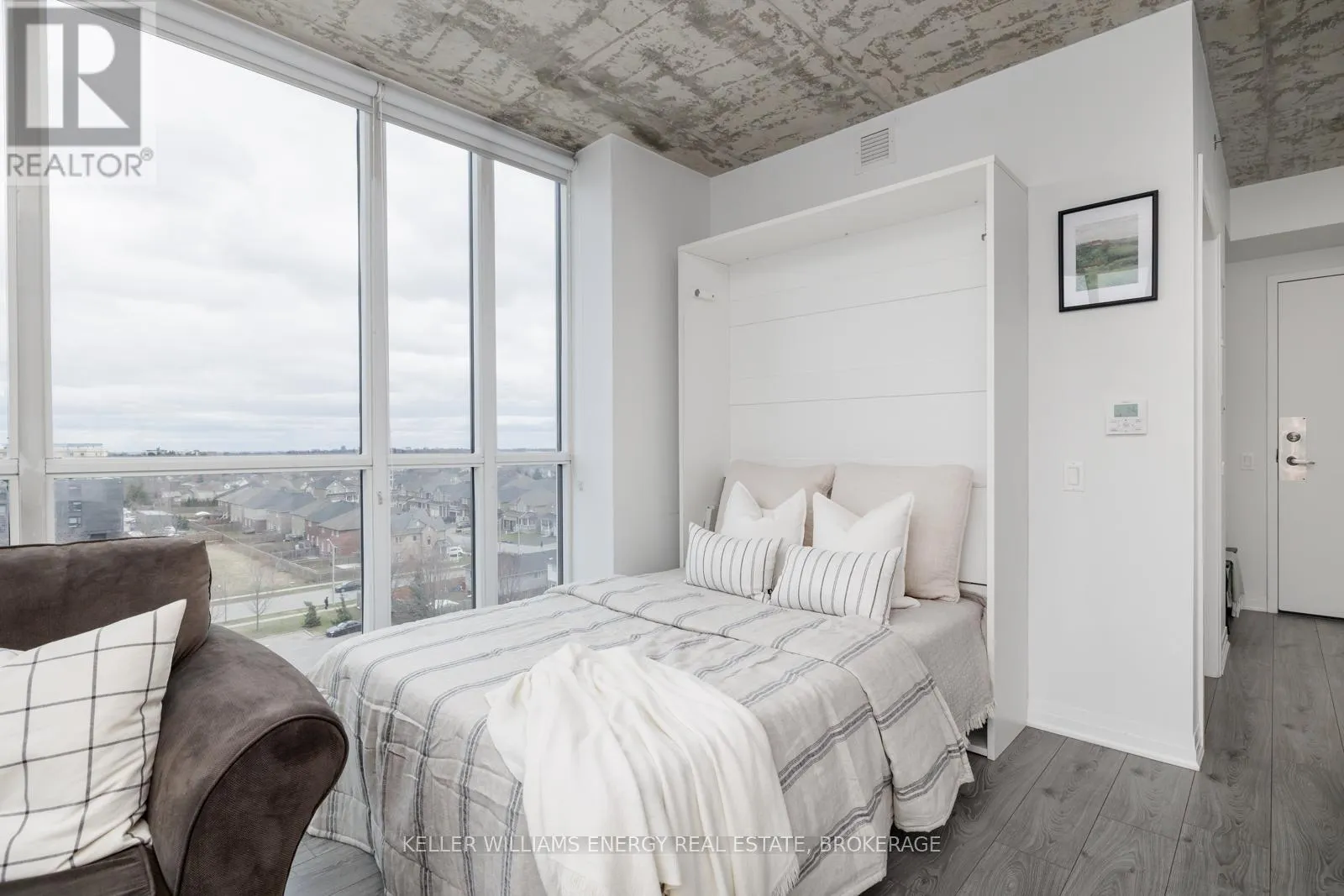 707 - 1900 SIMCOE STREET N, #707