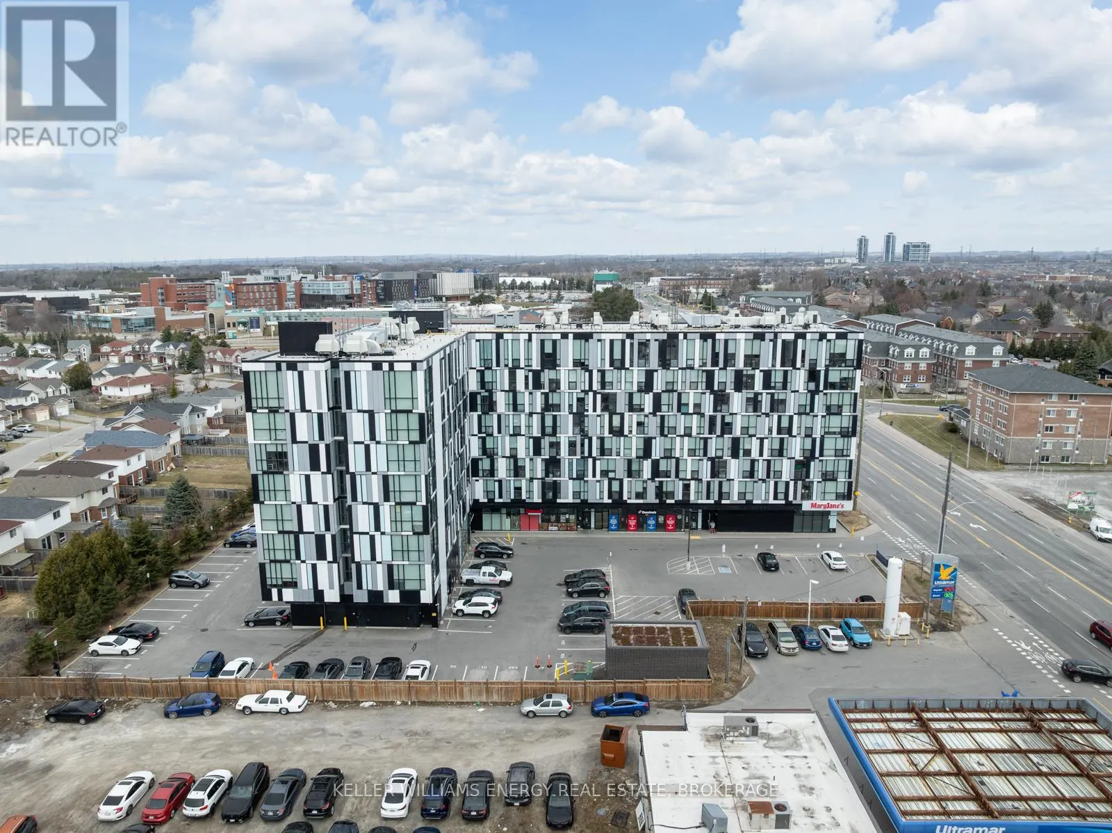 707 - 1900 SIMCOE STREET N, #707