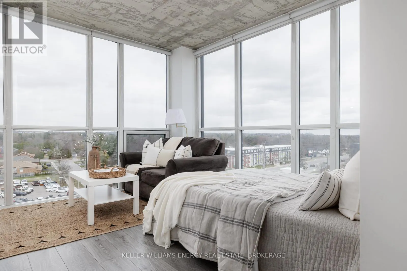 707 - 1900 SIMCOE STREET N, #707