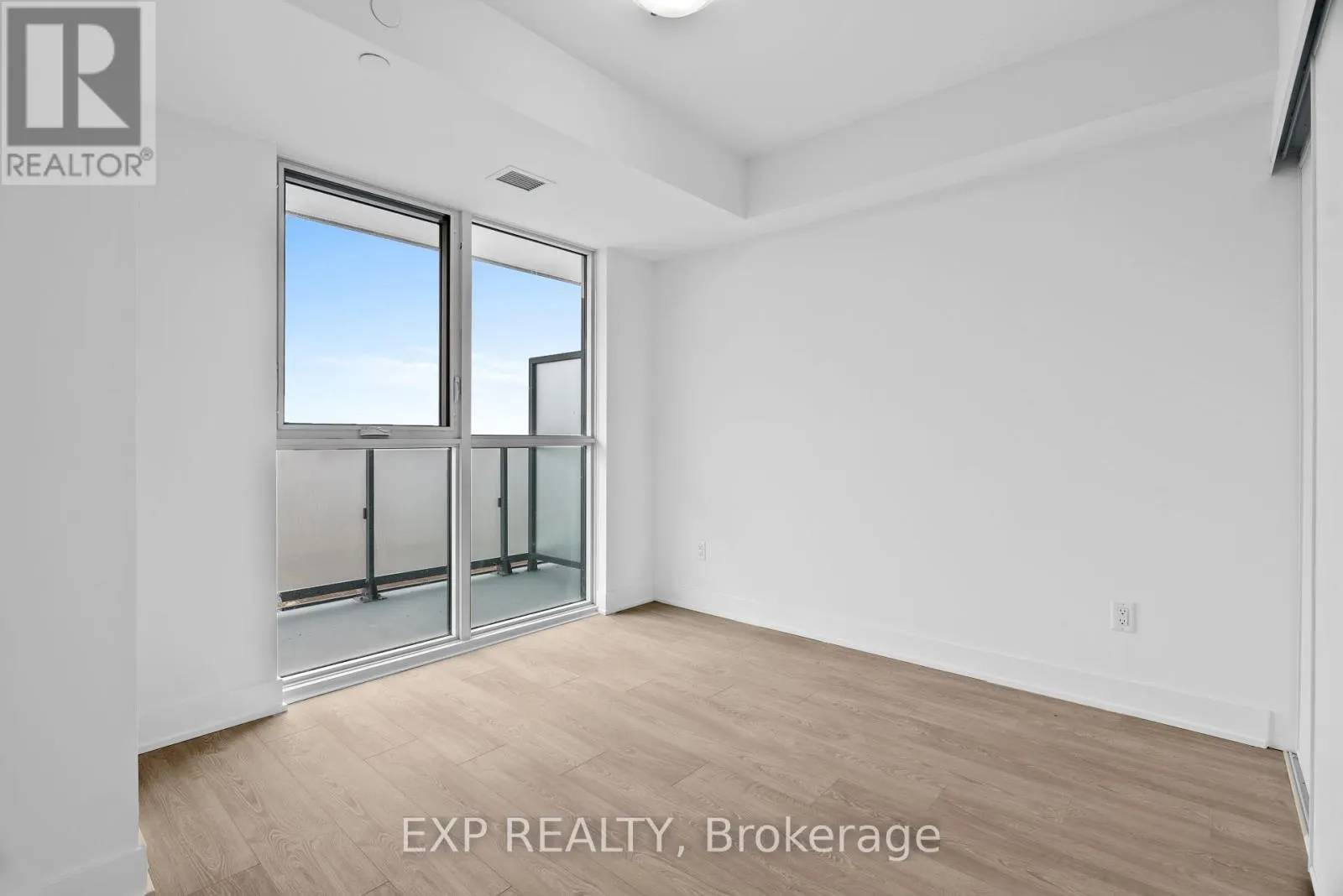 2621 - 2545 SIMCOE STREET N