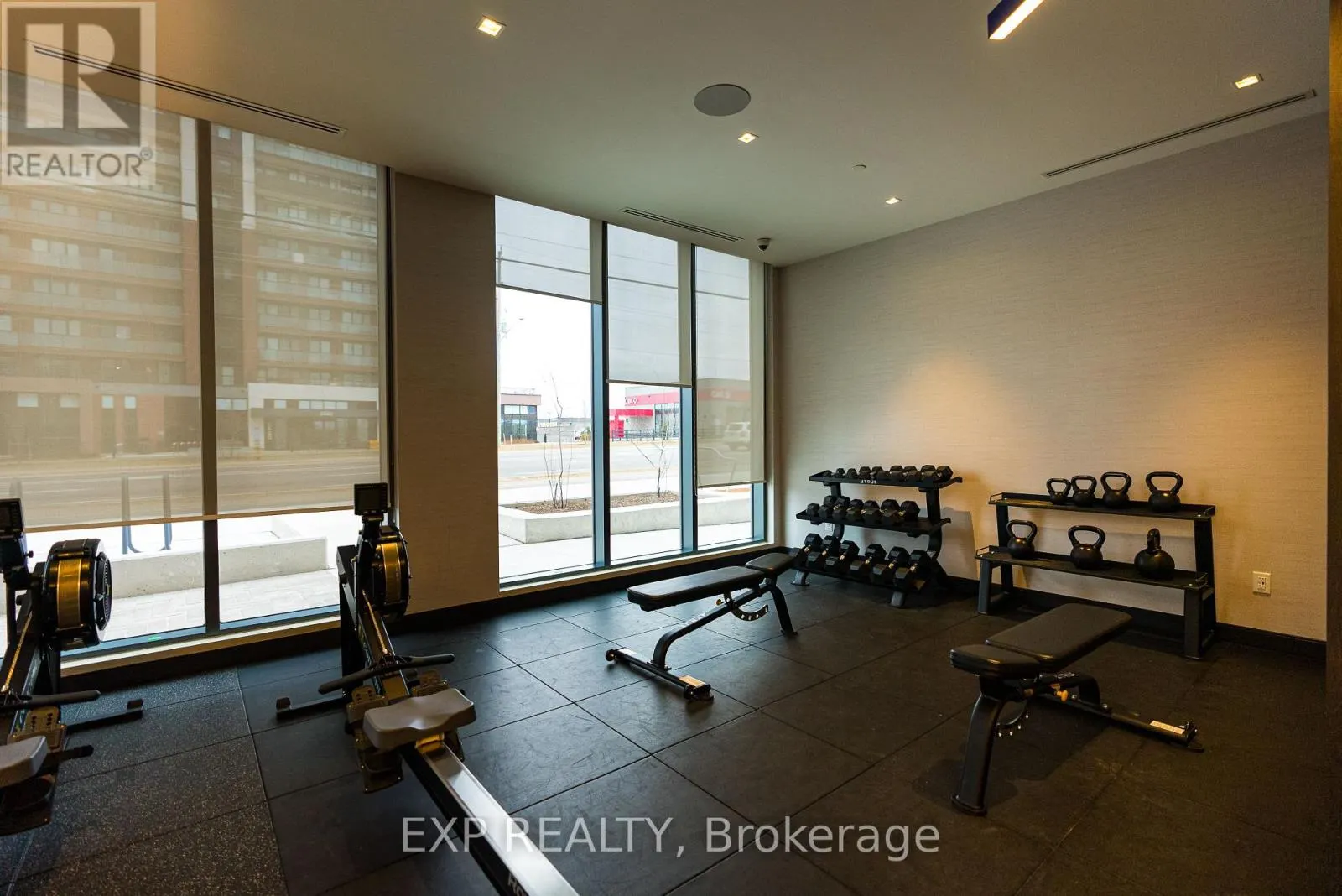 2621 - 2545 SIMCOE STREET N