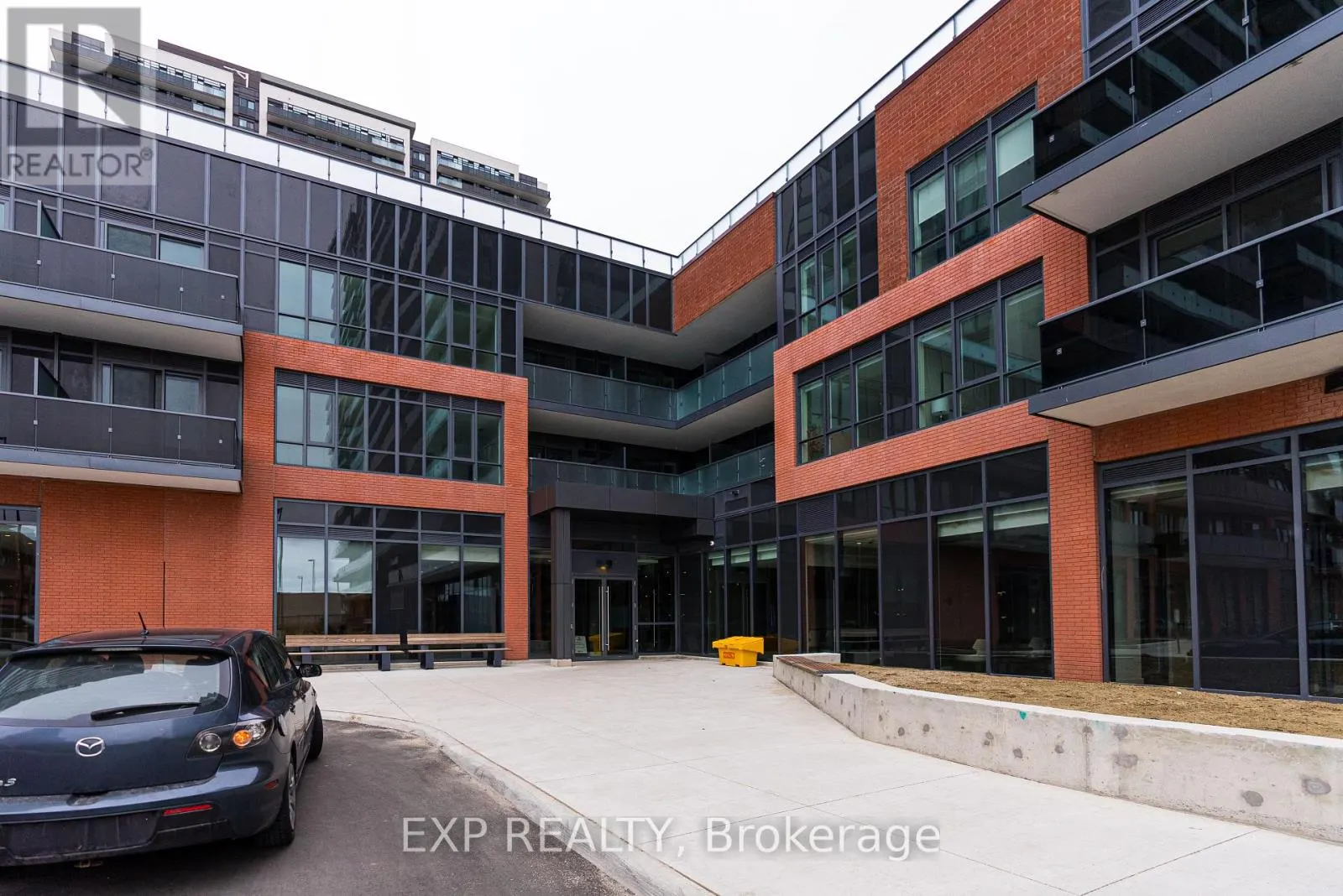 2621 - 2545 SIMCOE STREET N