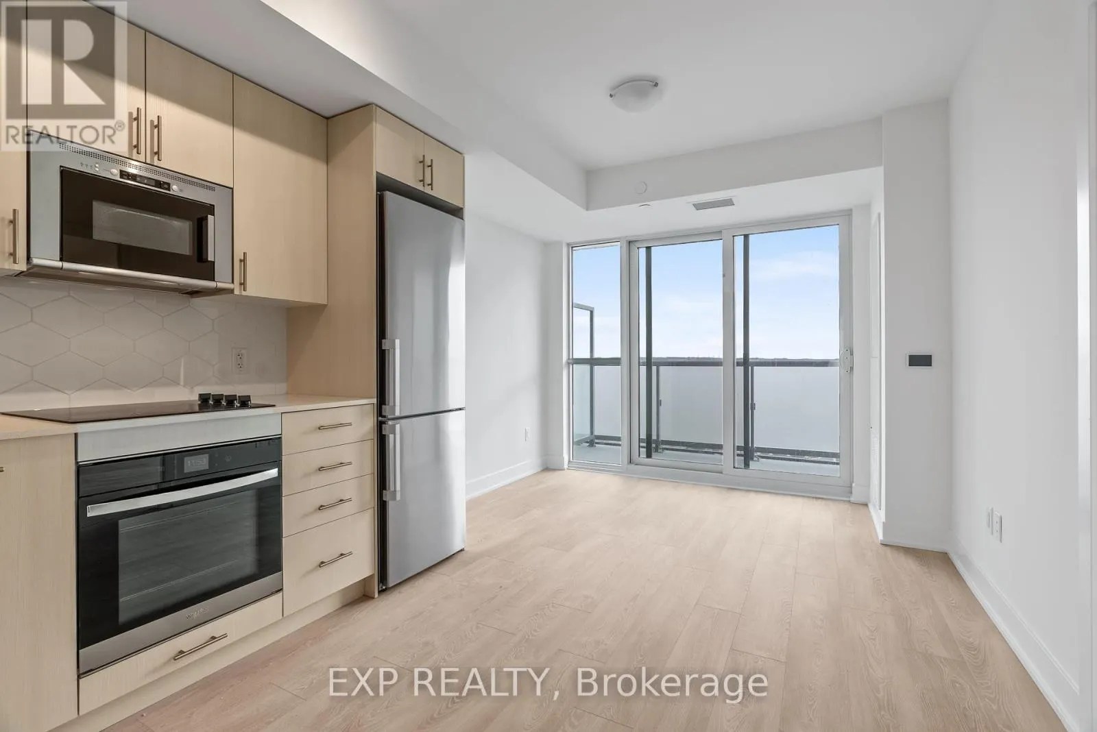 2621 - 2545 SIMCOE STREET N