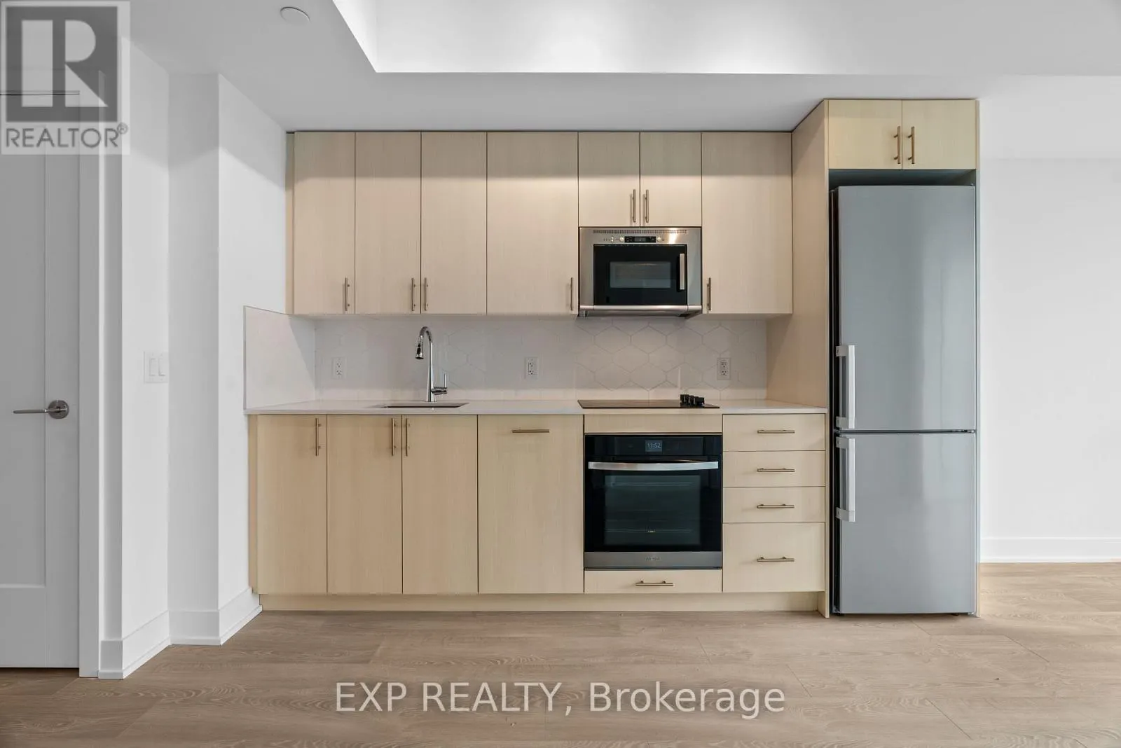 2621 - 2545 SIMCOE STREET N
