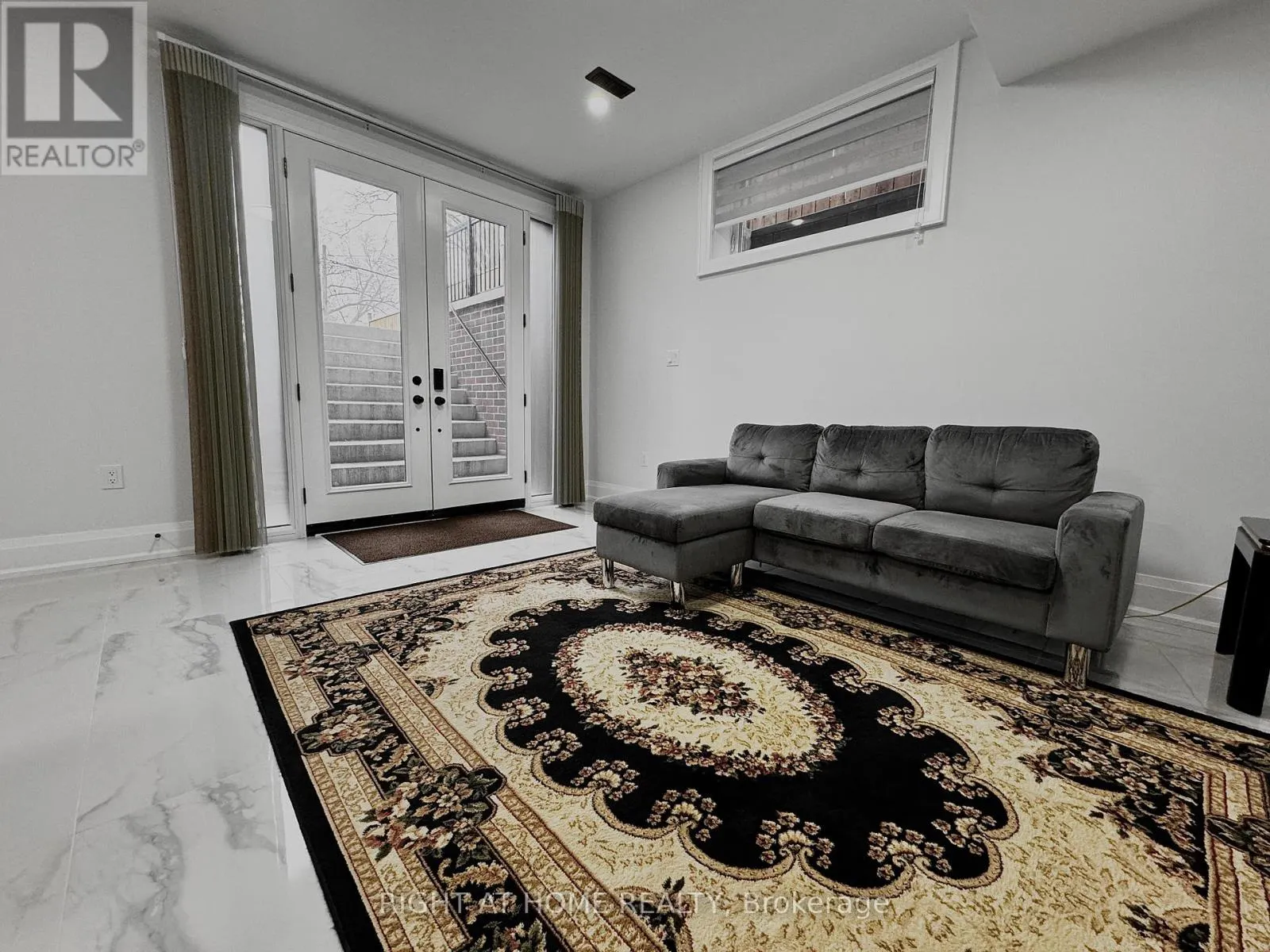 B1 - 6 GLEN MUIR DRIVE