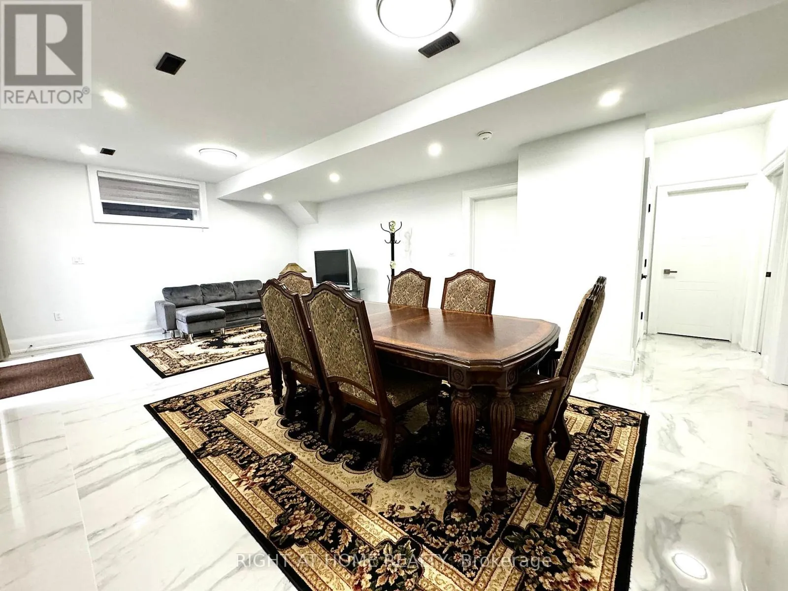 B1 - 6 GLEN MUIR DRIVE
