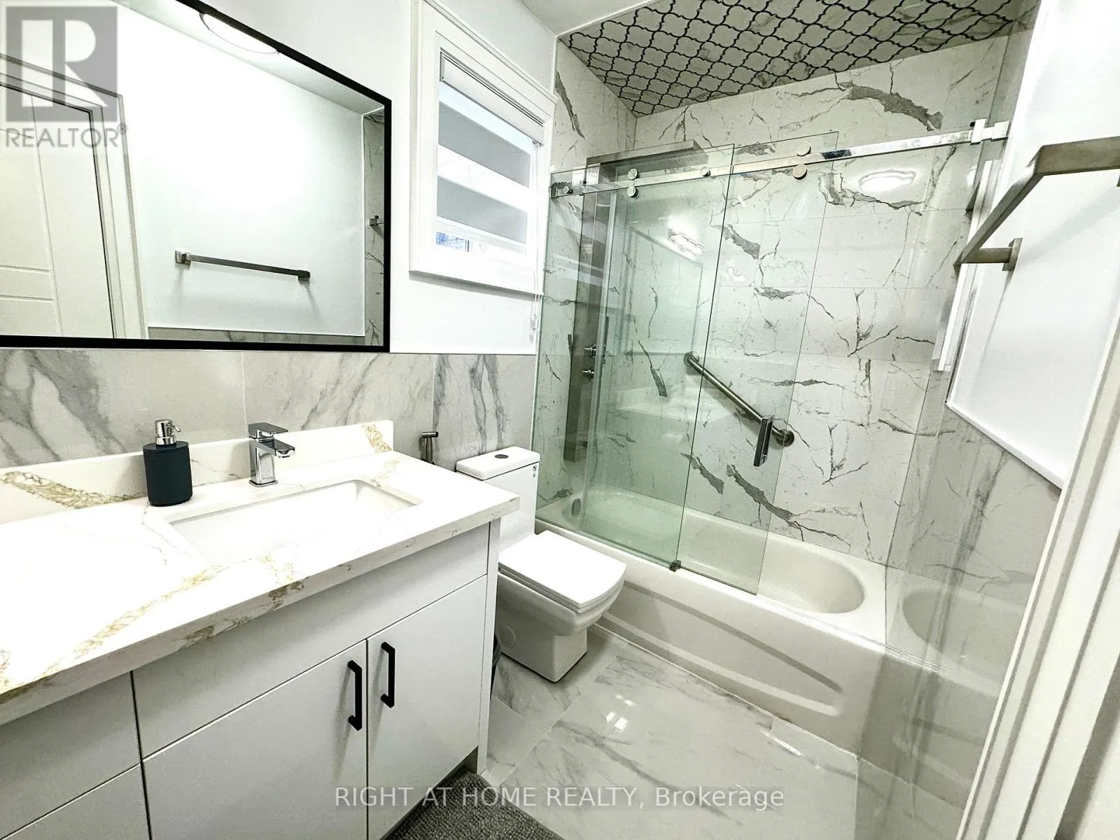 B1 - 6 GLEN MUIR DRIVE