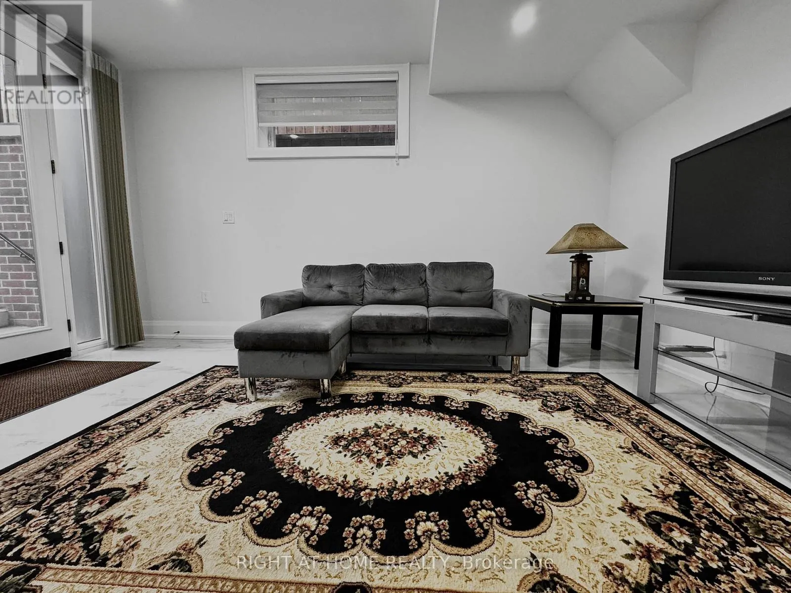 B1 - 6 GLEN MUIR DRIVE