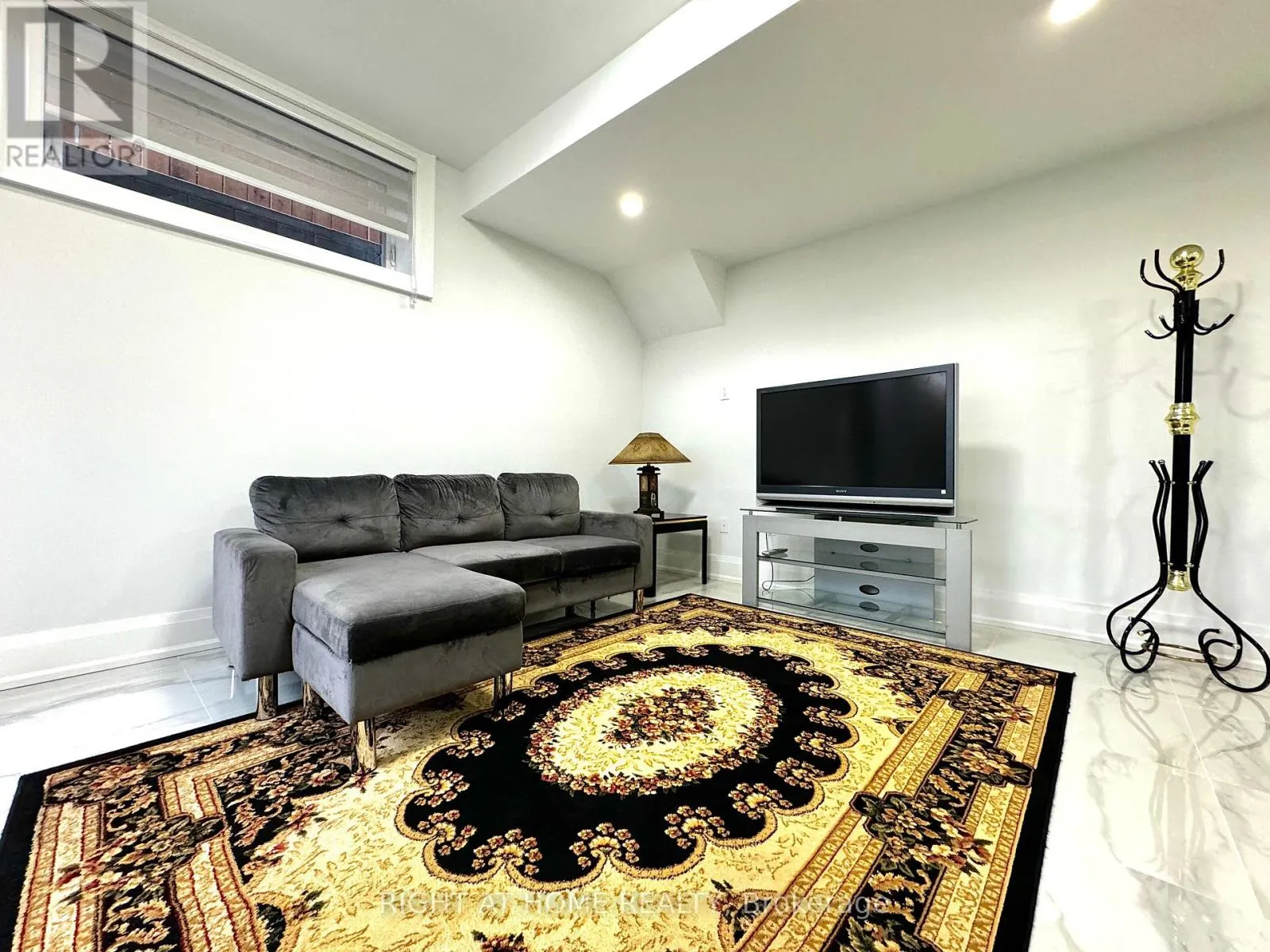 B1 - 6 GLEN MUIR DRIVE