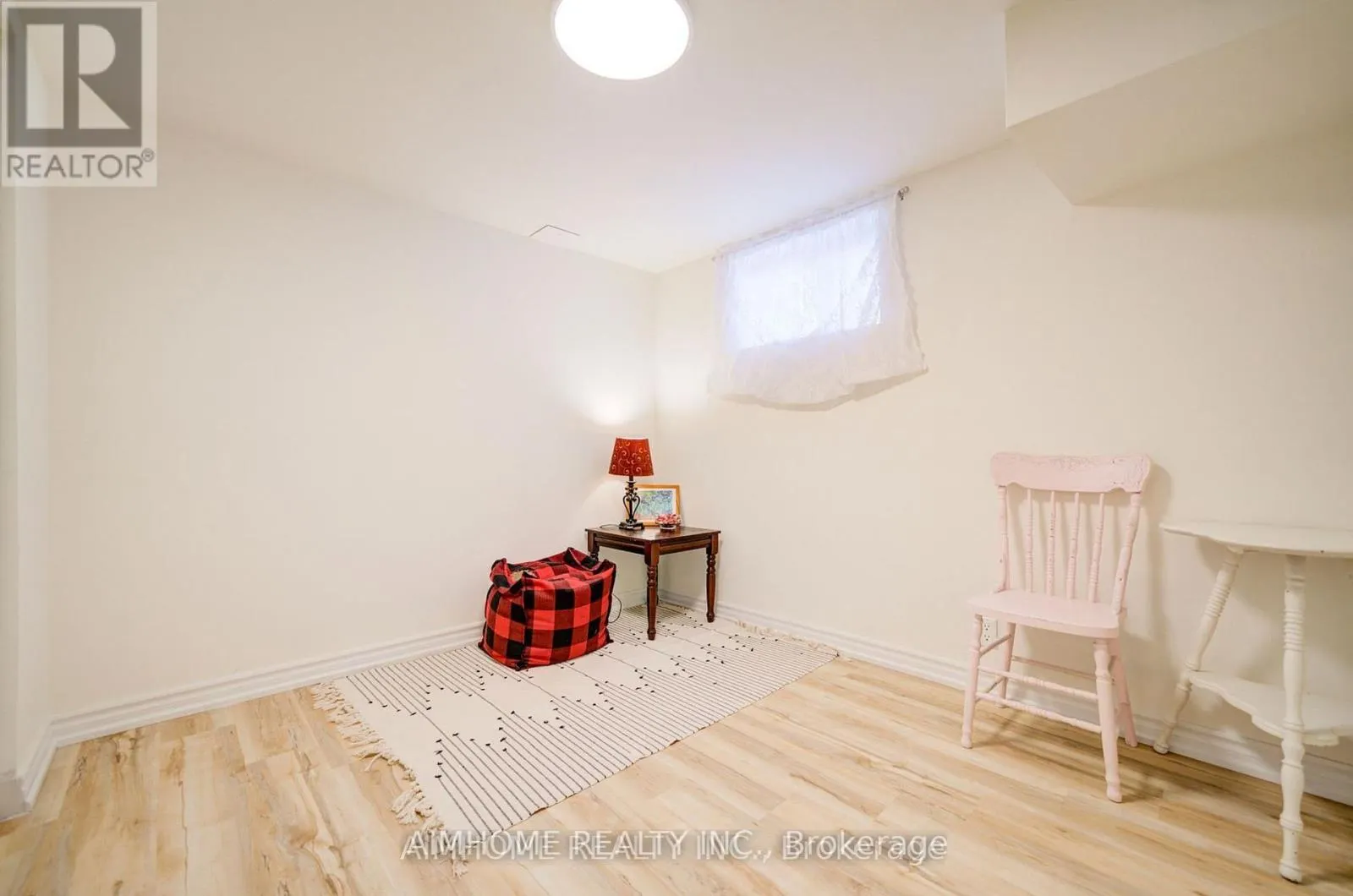 221 ST LAWRENCE STREET
