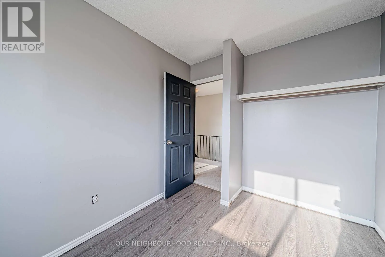 56 - 960 GLEN STREET