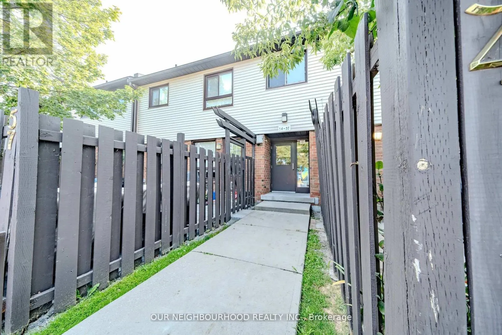 56 - 960 GLEN STREET