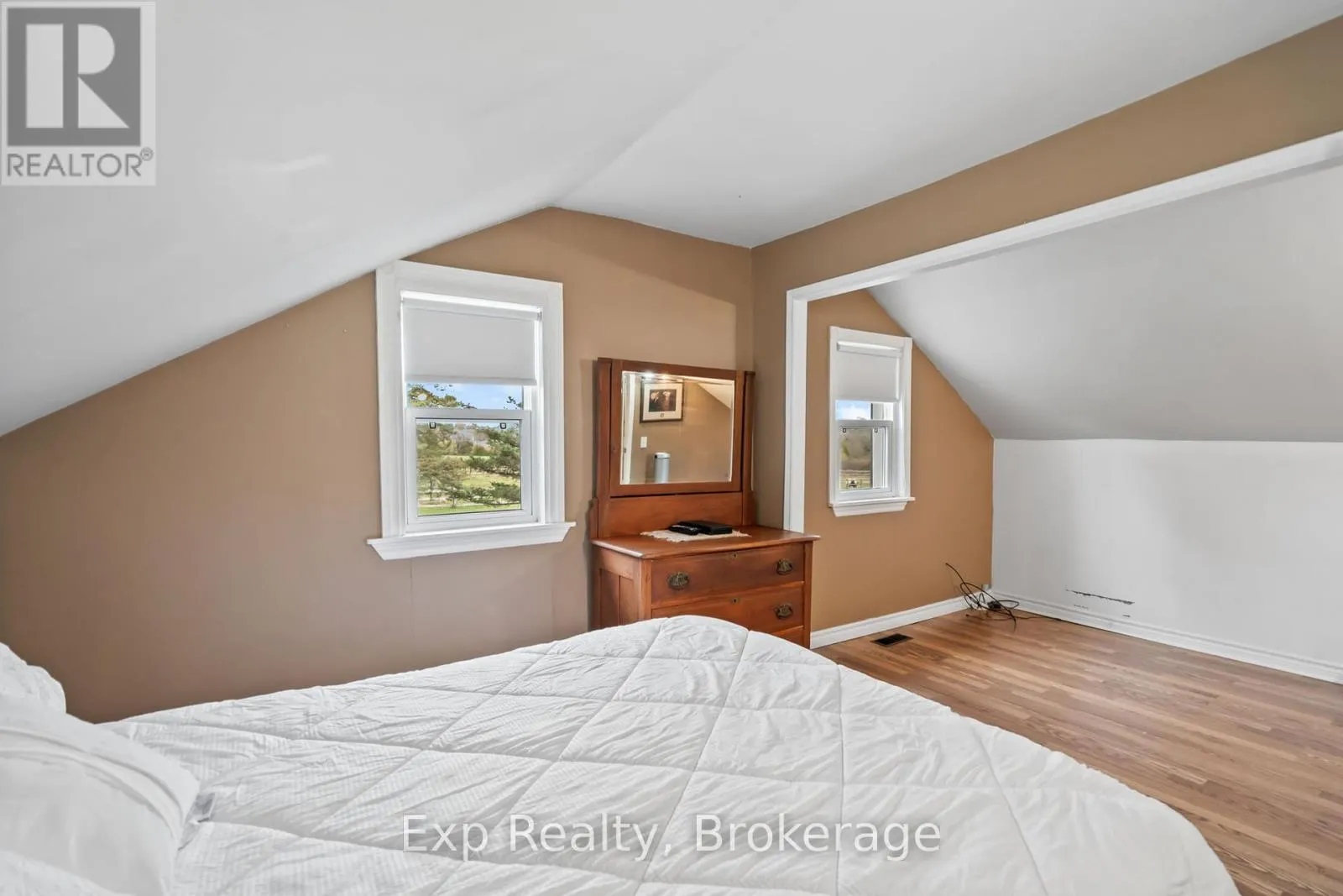 772 TOWNLINE ROAD W
