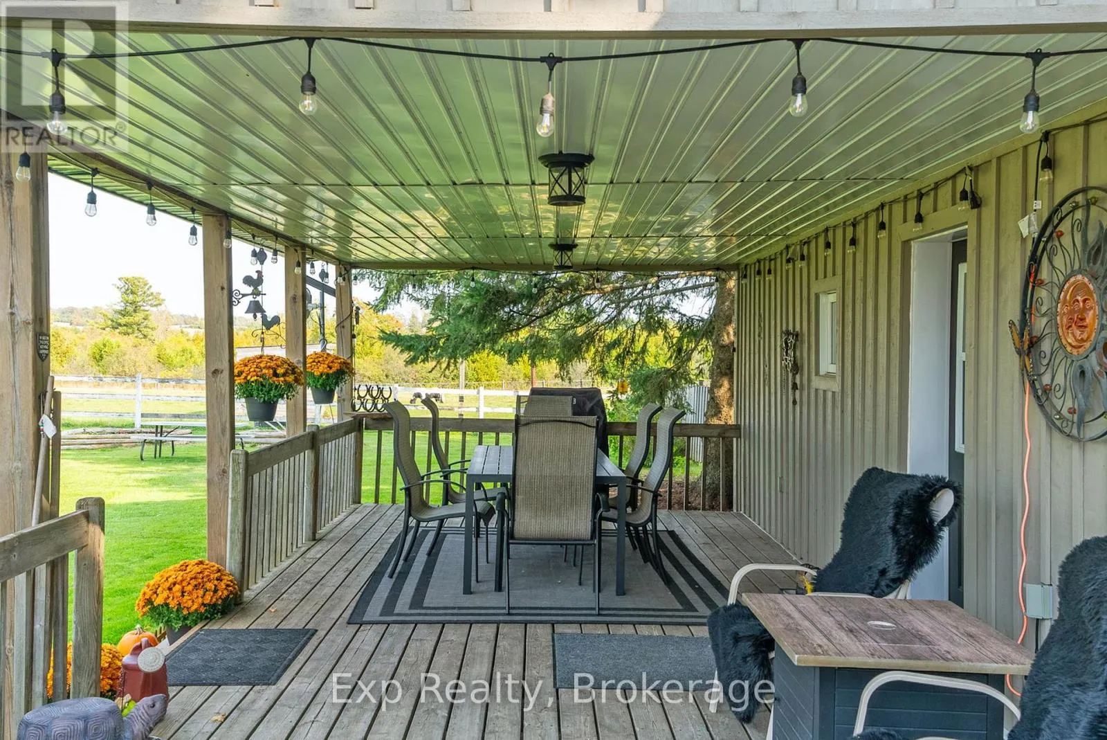 772 TOWNLINE ROAD W