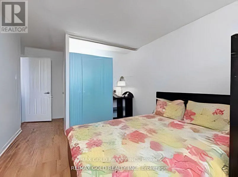 907 - 10 TAPSCOTT ROAD