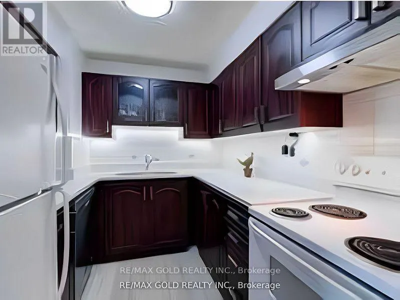 907 - 10 TAPSCOTT ROAD