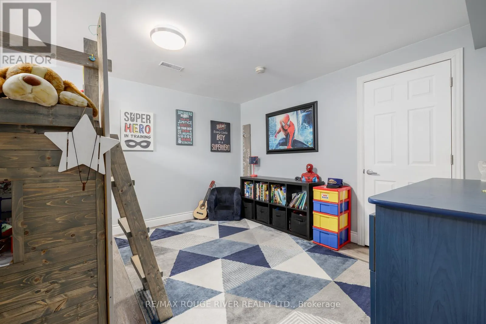 11 MIKELEN DRIVE