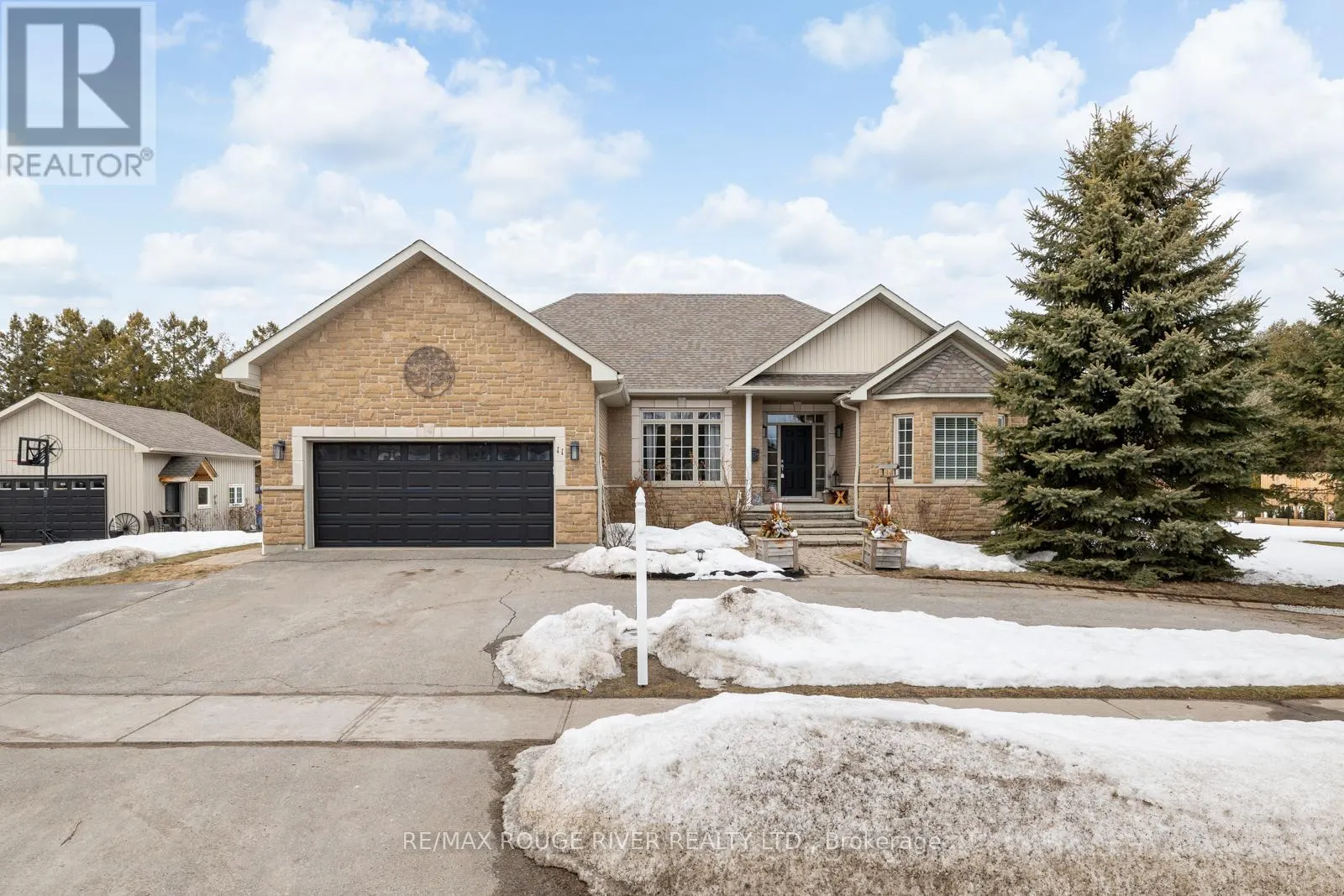 11 MIKELEN DRIVE