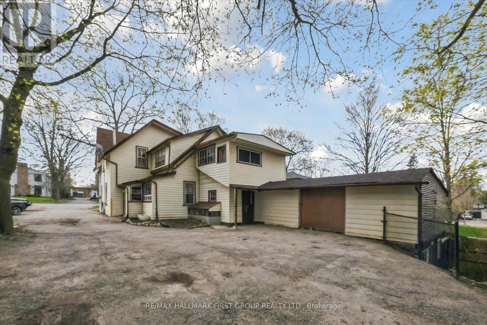 219 COCHRANE STREET