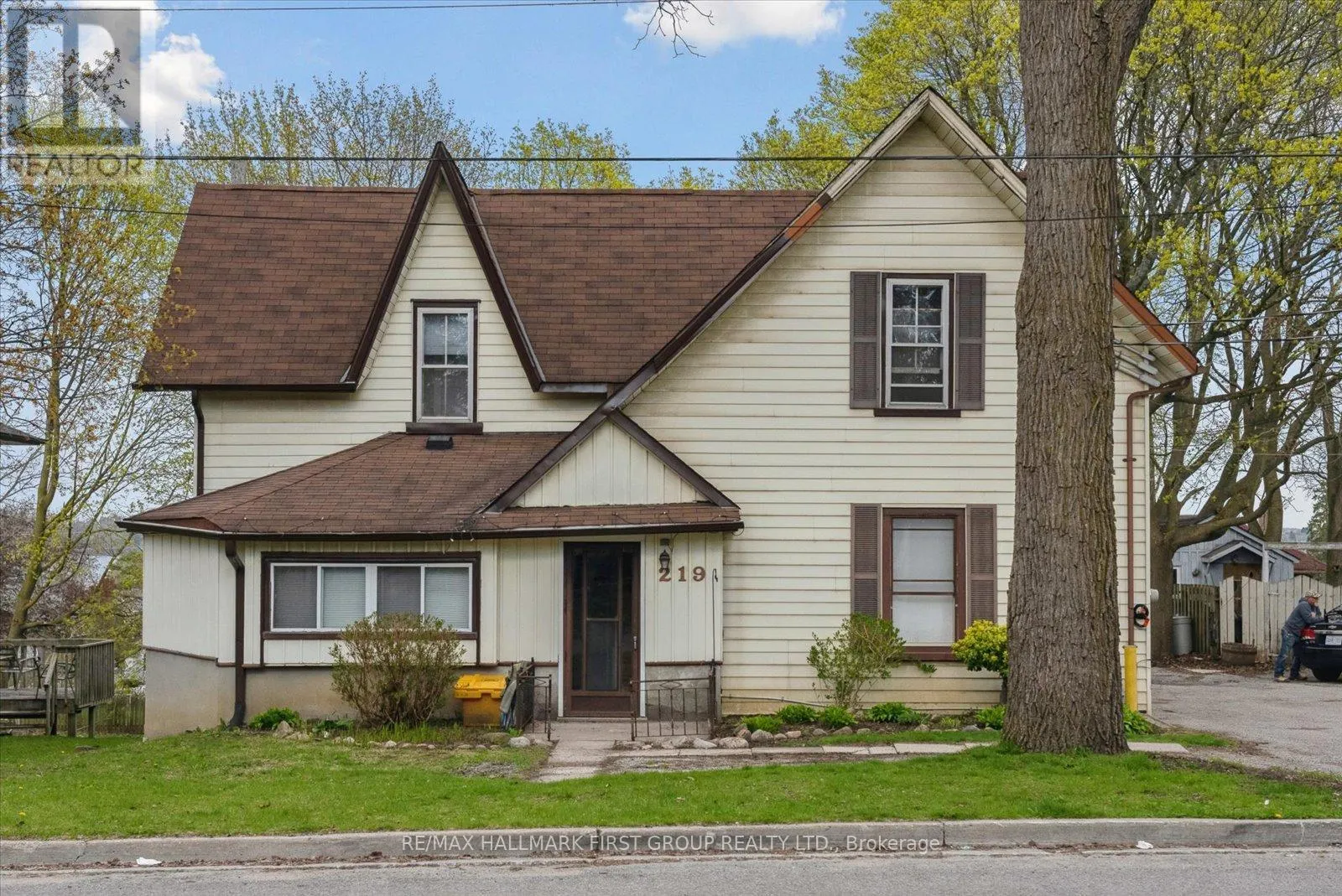 219 COCHRANE STREET