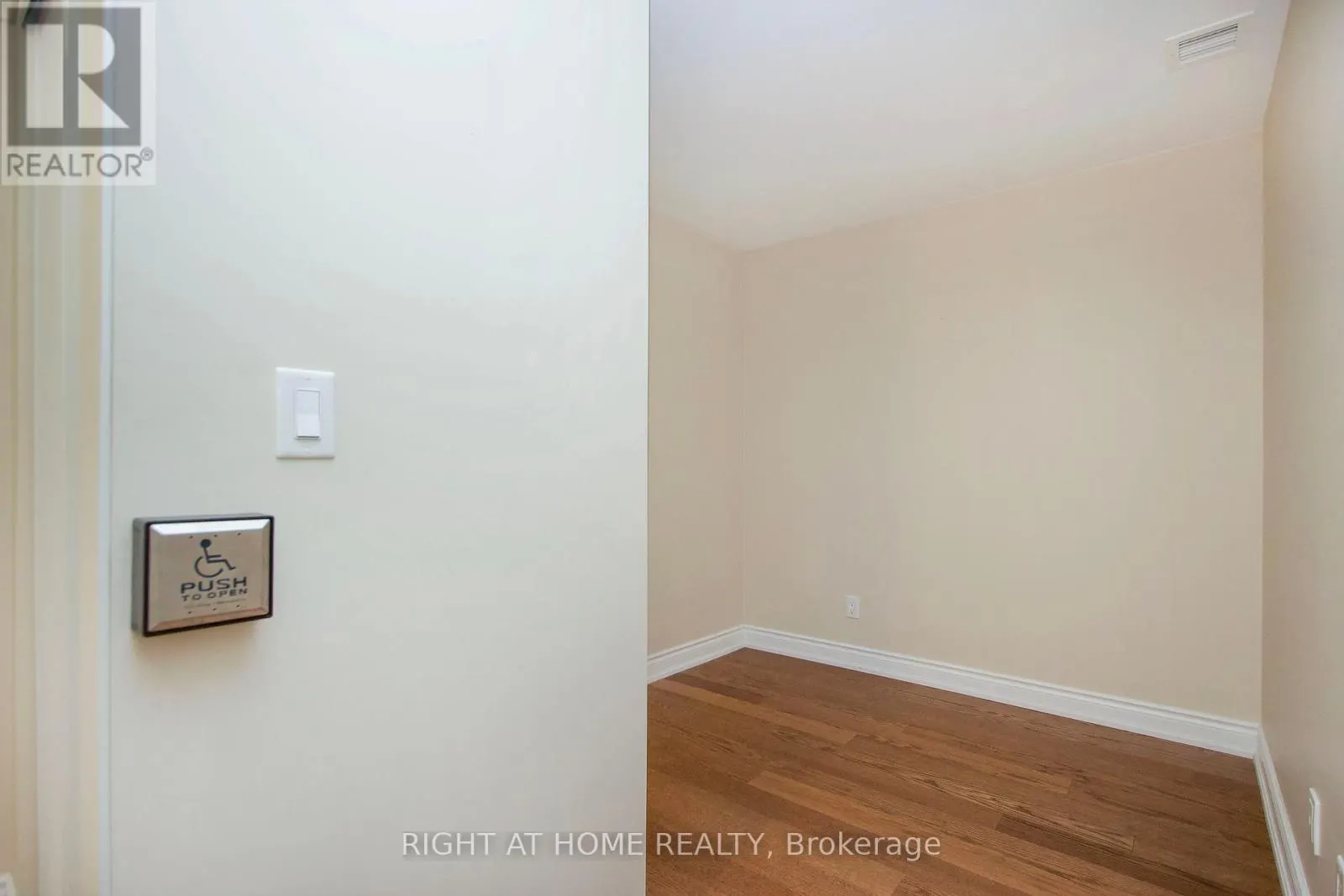 405 - 21 BROOKHOUSE DRIVE, #405