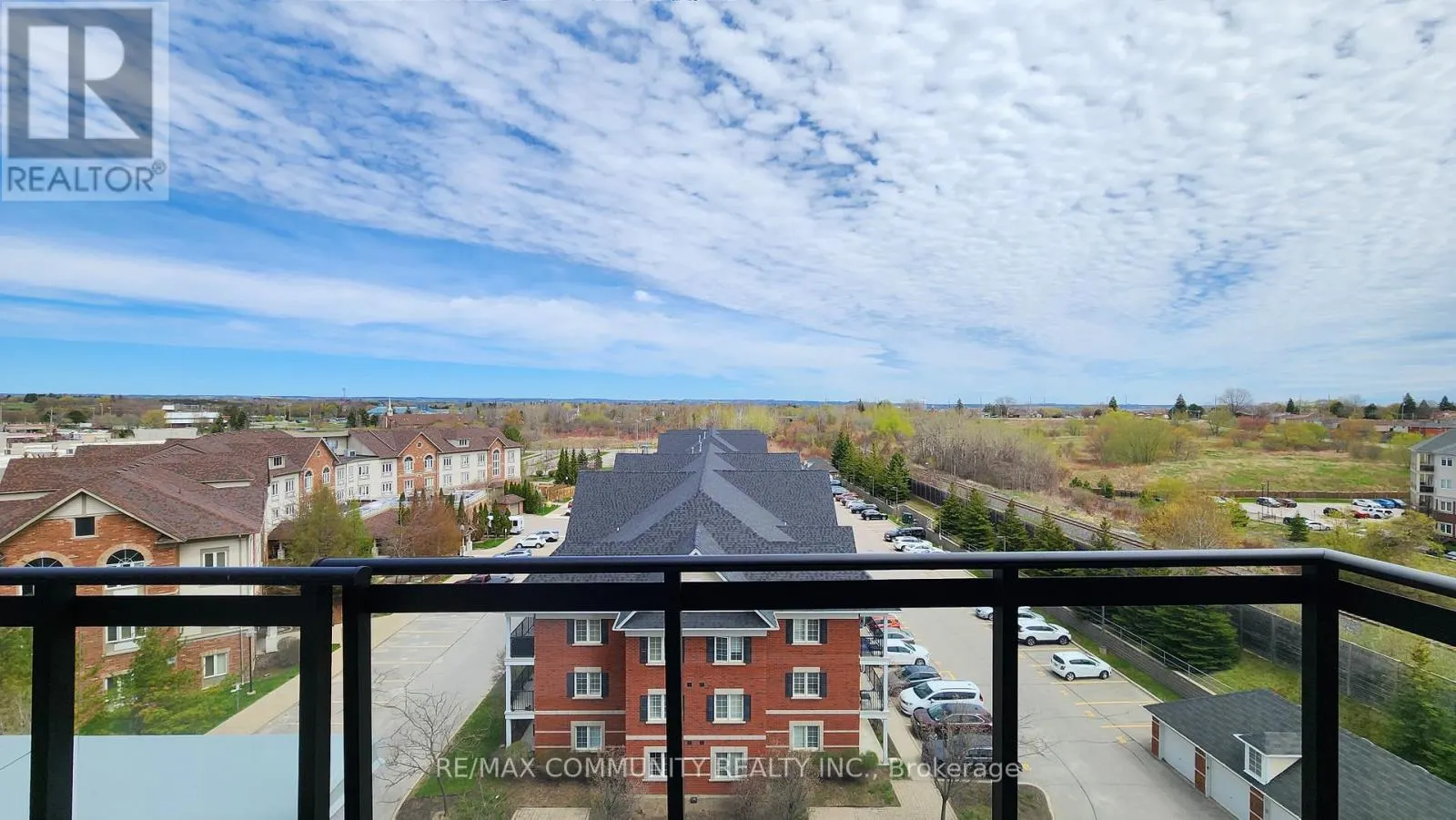 704 - 55 CLARINGTON BOULEVARD