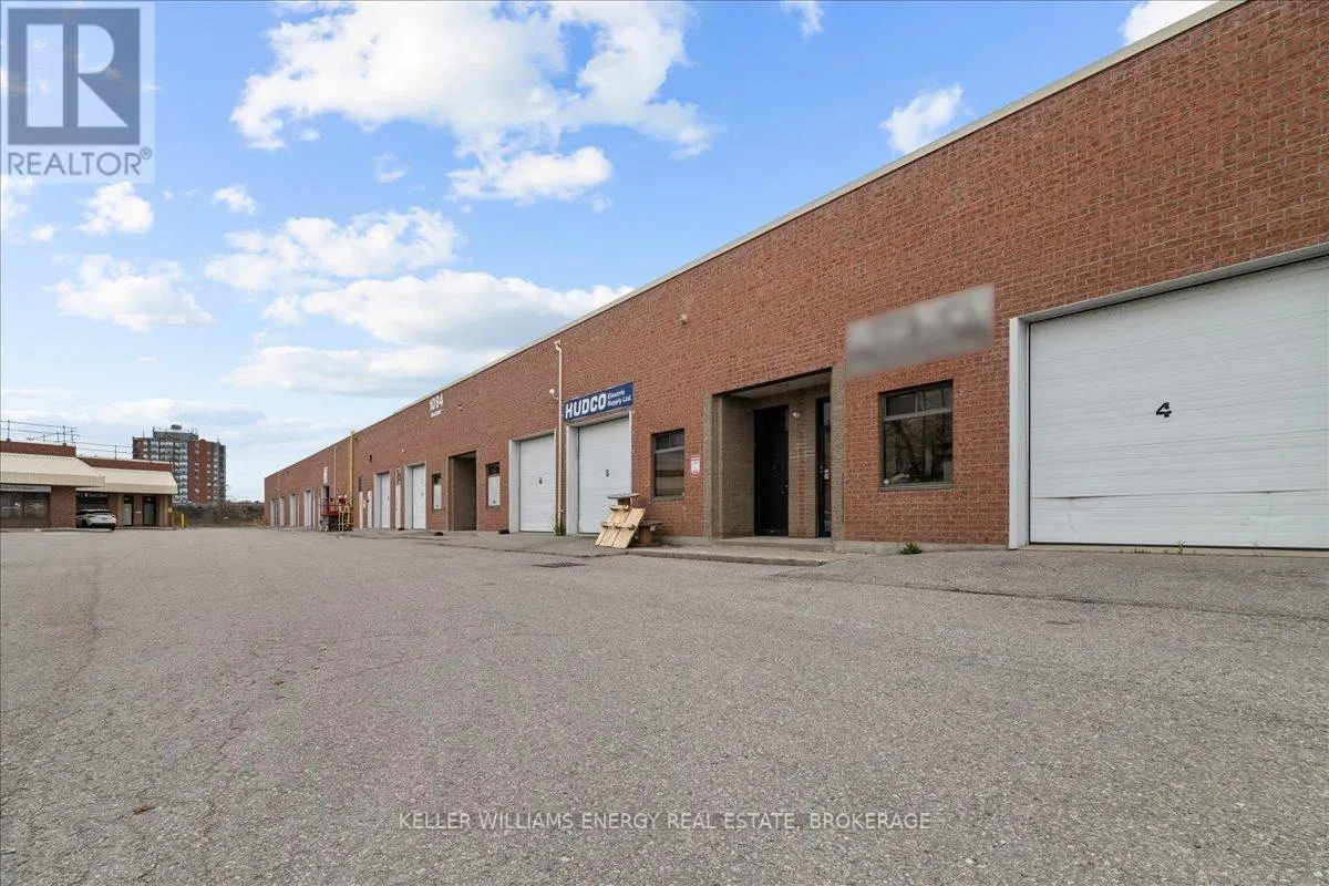 4 - 1084 SALK ROAD, #4
