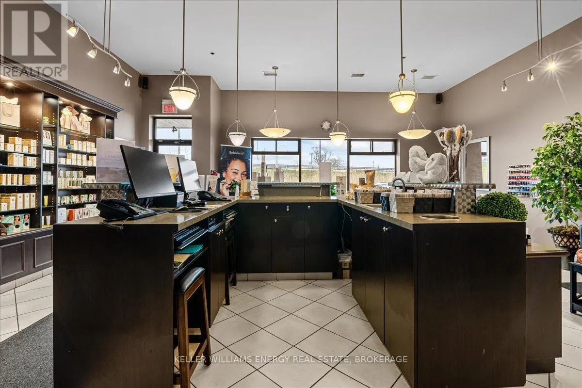 4 - 1084 SALK ROAD, #4