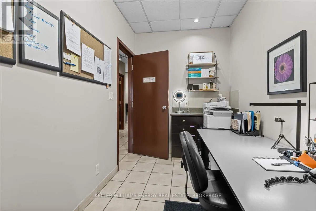 4 - 1084 SALK ROAD, #4