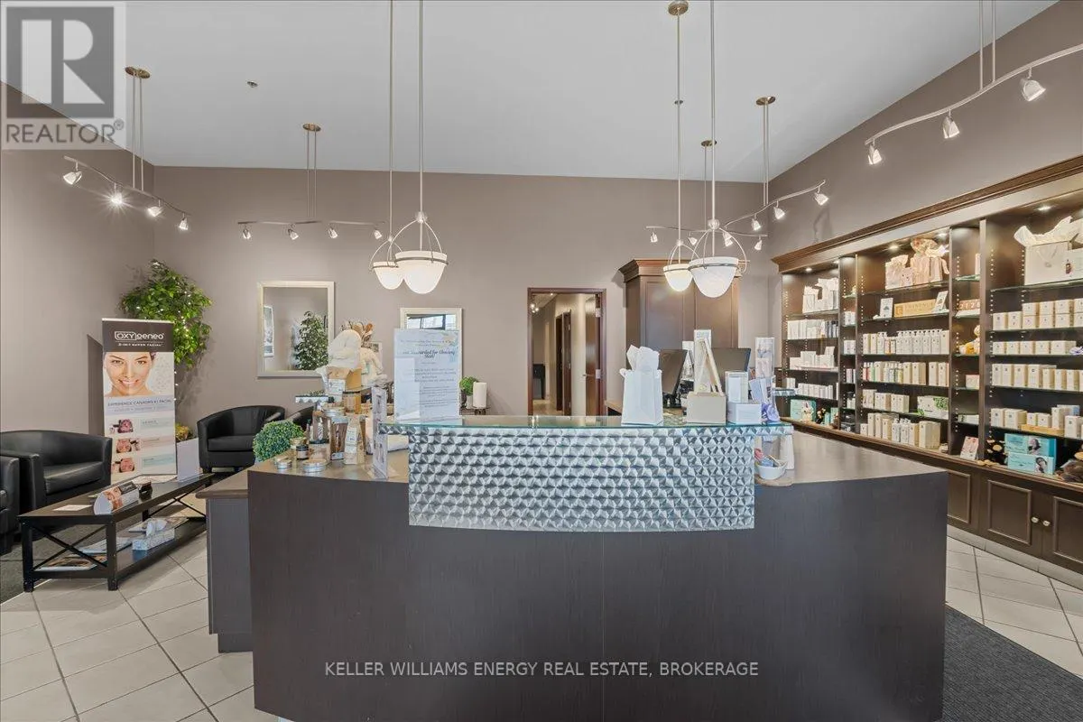 4 - 1084 SALK ROAD, #4