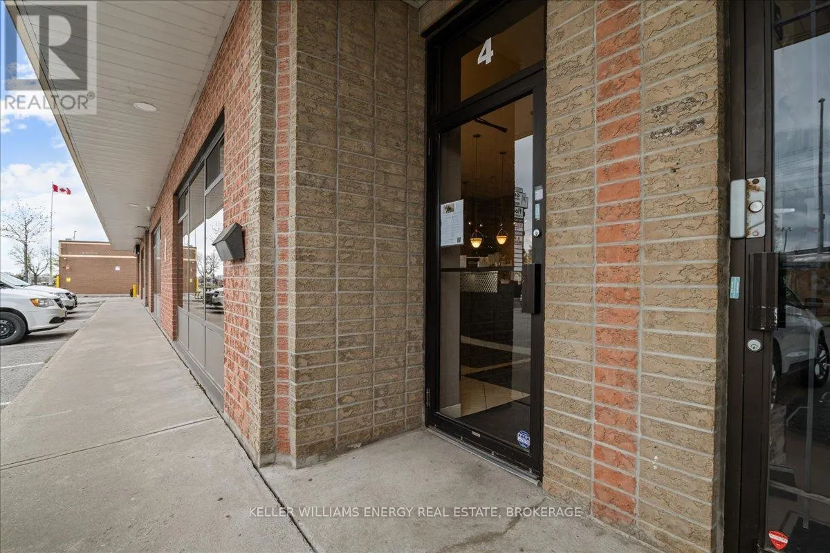 4 - 1084 SALK ROAD, #4