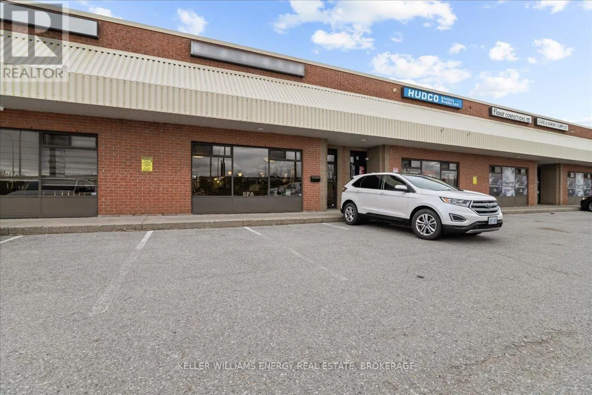 4 - 1084 SALK ROAD, #4